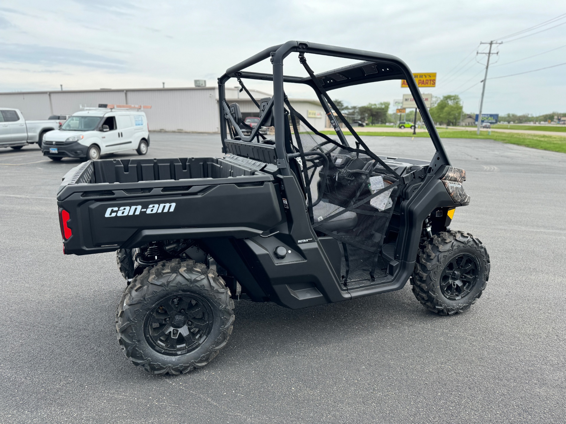 2024 Can-Am Defender DPS HD9 in Roscoe, Illinois - Photo 6