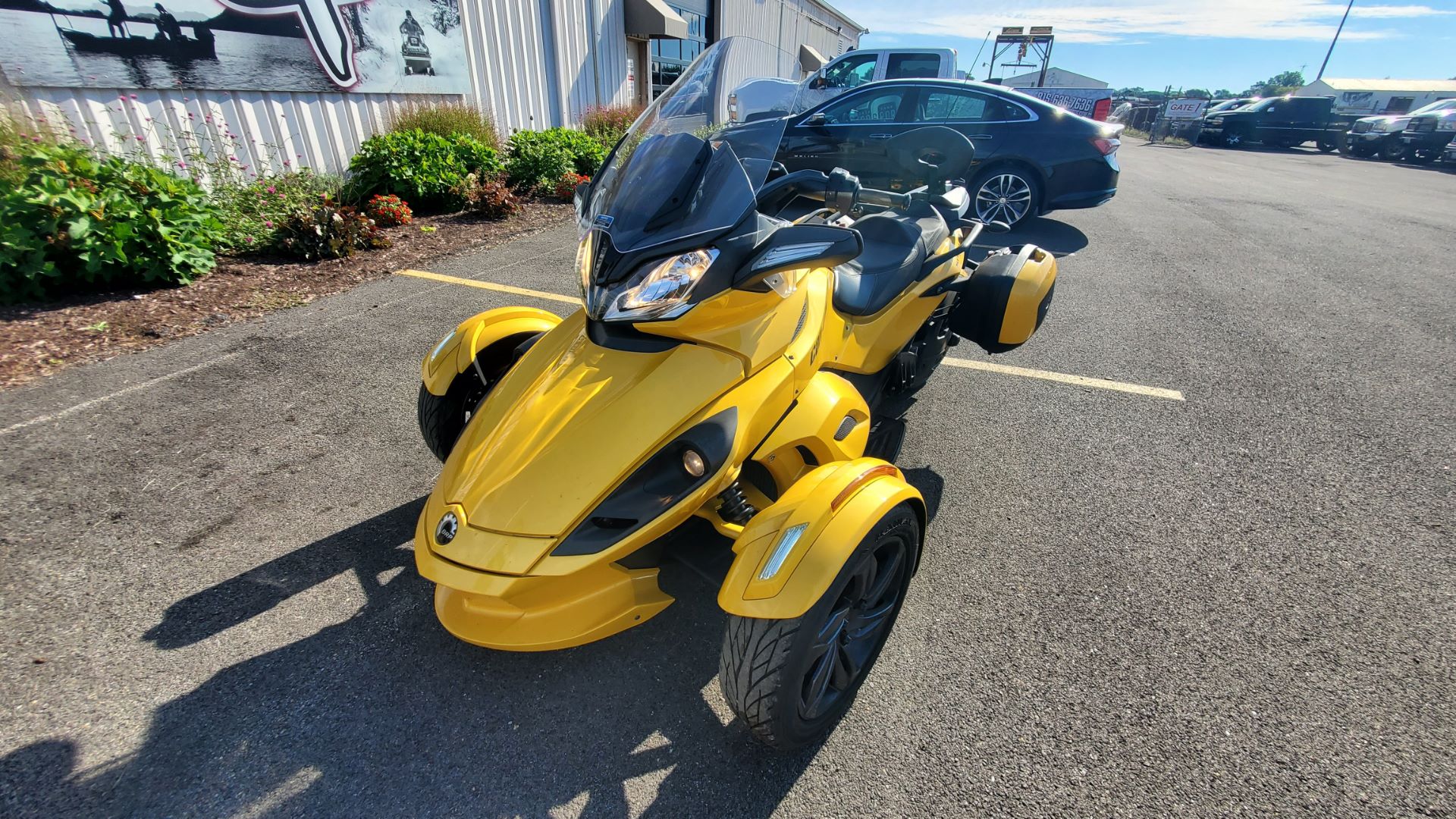 2013 Can-Am Spyder® ST-S SE5 in Roscoe, Illinois - Photo 2