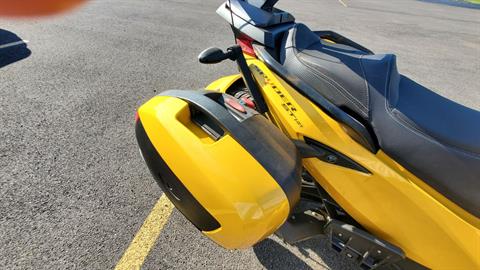 2013 Can-Am Spyder® ST-S SE5 in Roscoe, Illinois - Photo 7