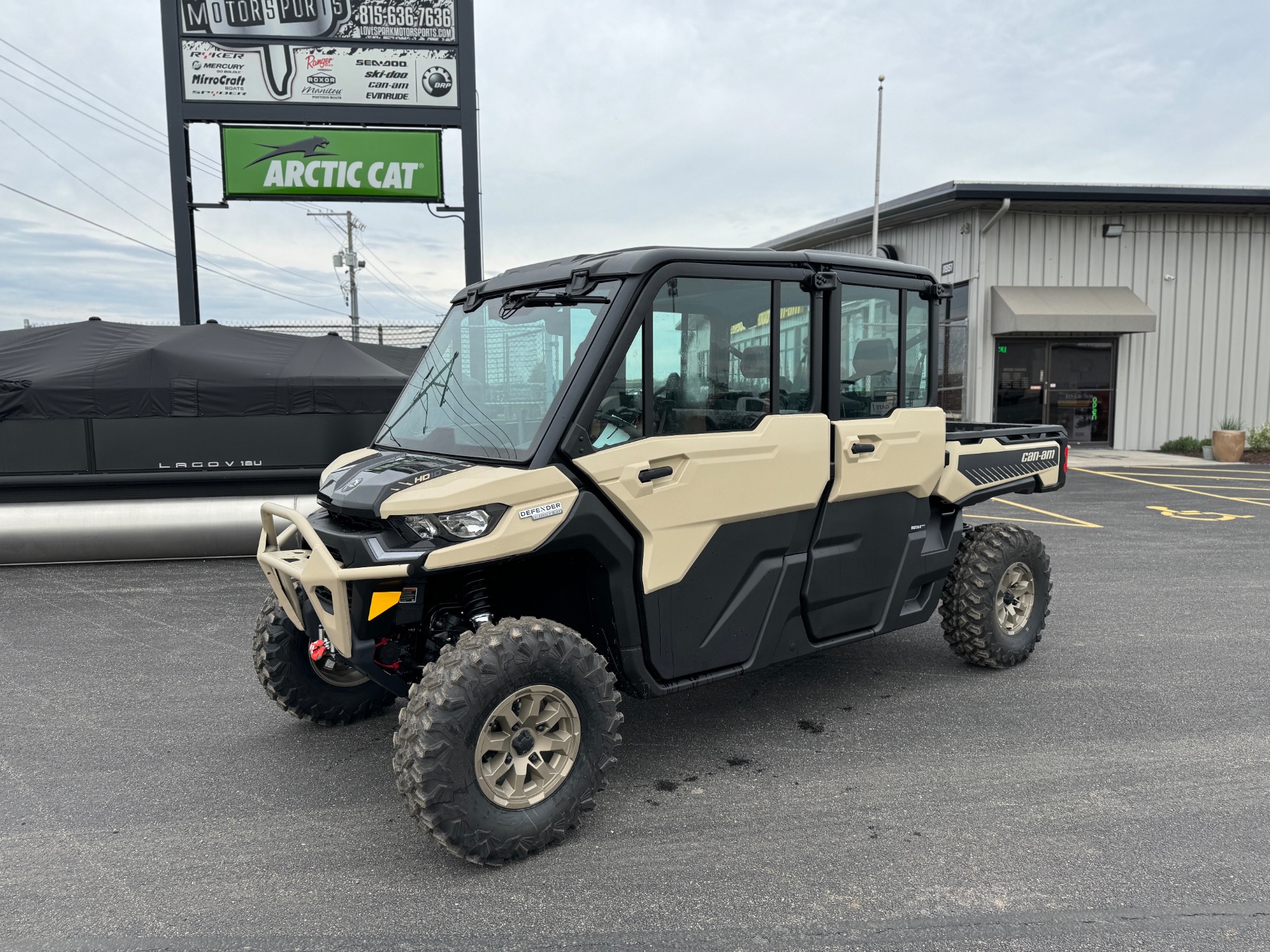 2024 Can-Am Defender MAX Limited HD10 in Roscoe, Illinois - Photo 2