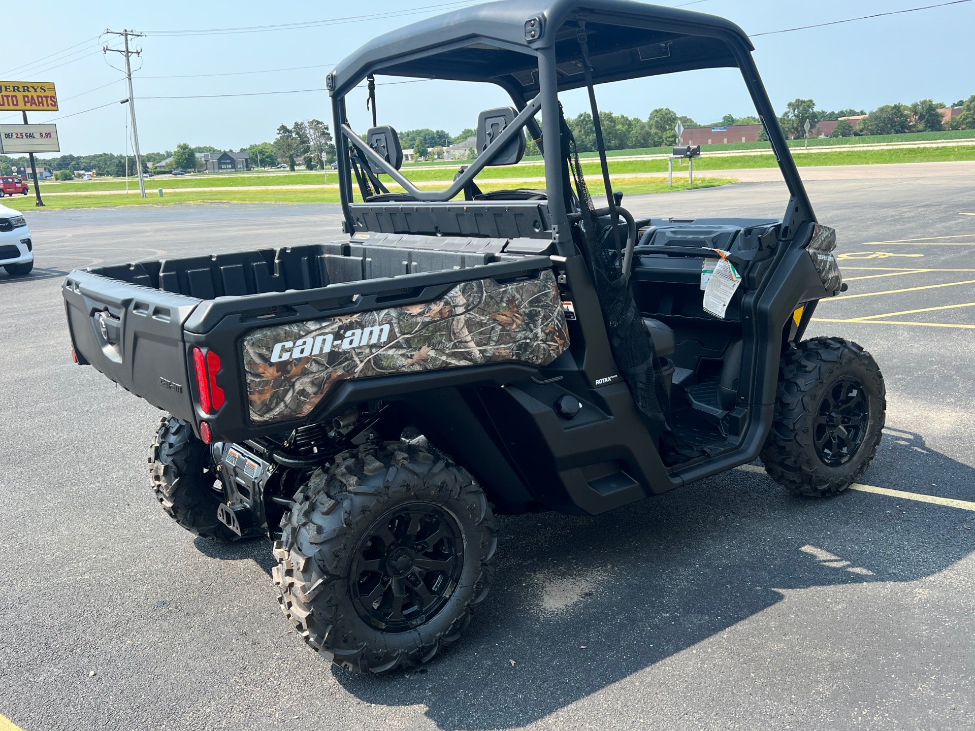 2024 Can-Am Defender XT HD9 in Roscoe, Illinois - Photo 4