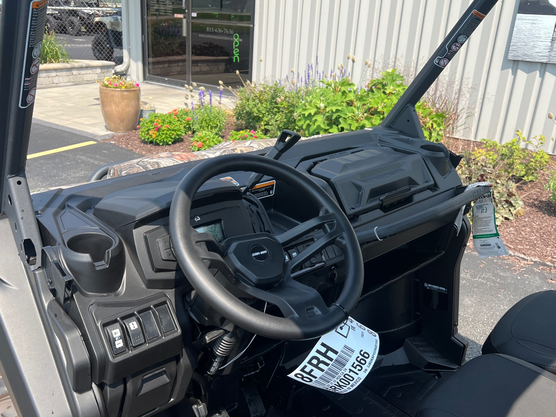 2024 Can-Am Defender XT HD9 in Roscoe, Illinois - Photo 8