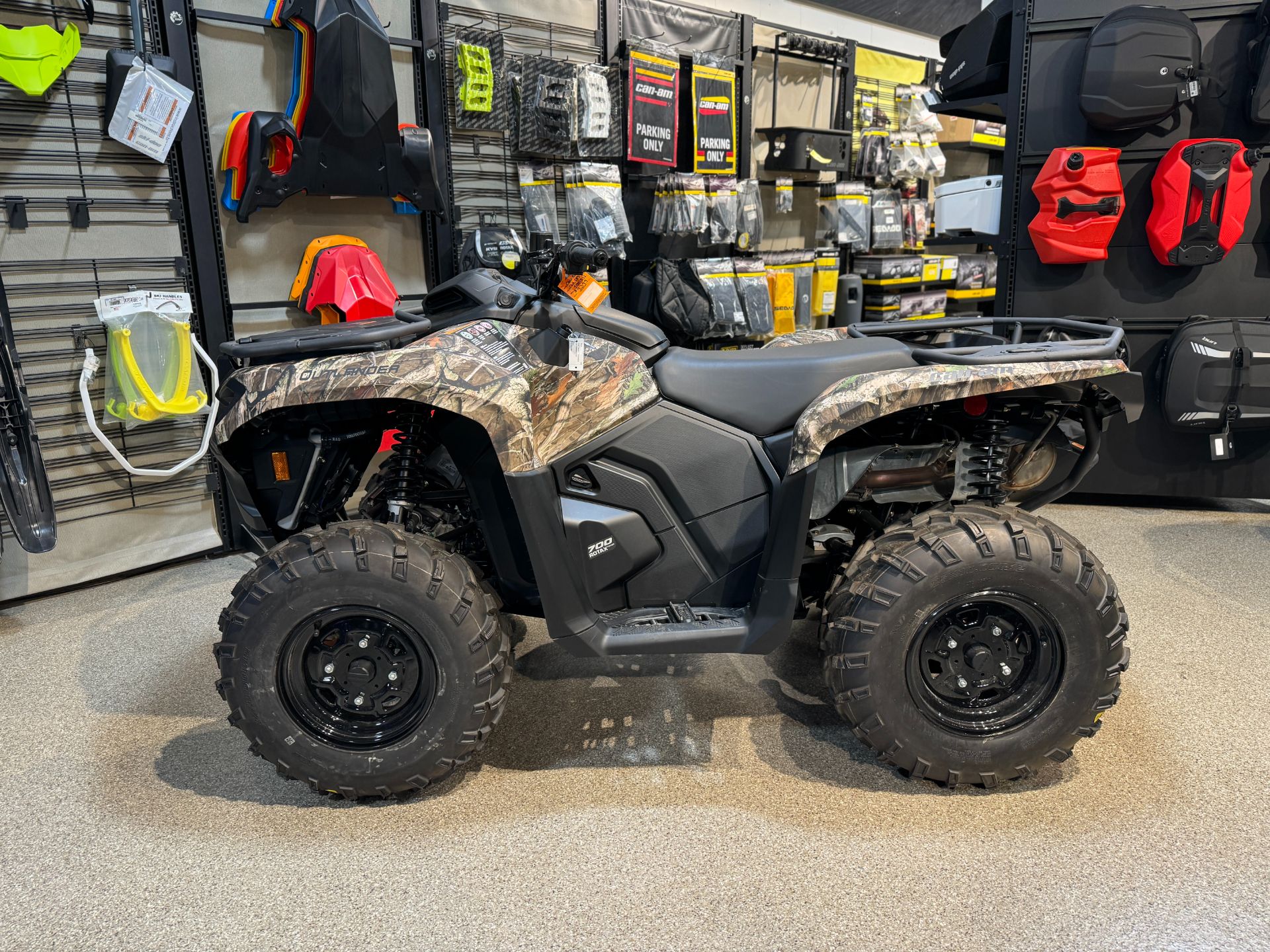 2023 Can-Am Outlander DPS 700 in Roscoe, Illinois - Photo 1