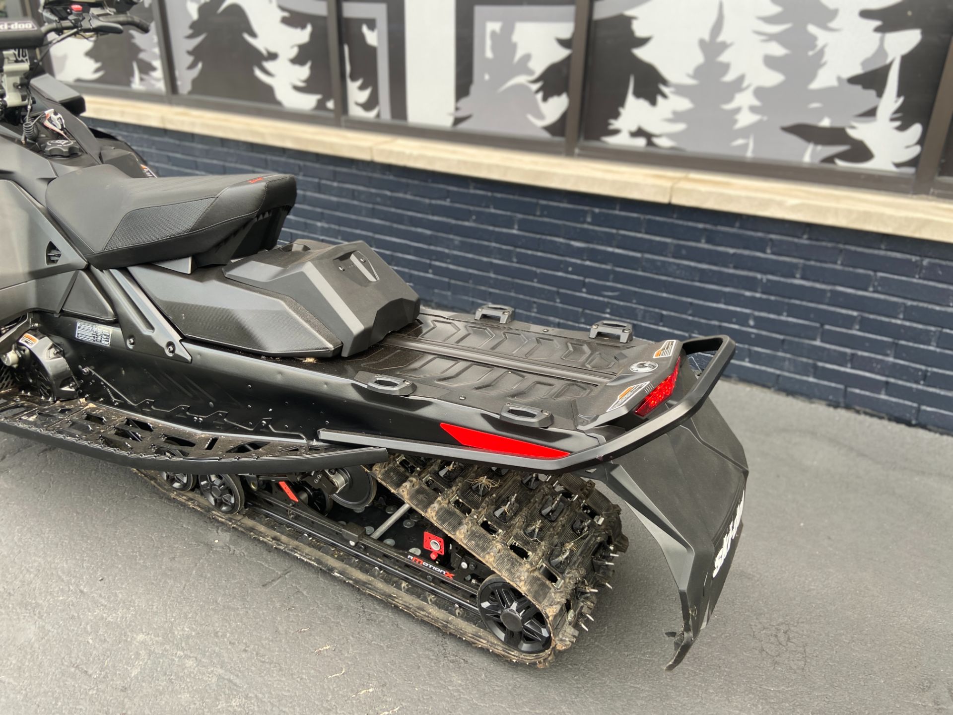 2023 Ski-Doo Renegade X-RS 850 E-TEC ES RipSaw 1.25 Smart-Shox w/ 10.5 in. Touchscreen in Roscoe, Illinois - Photo 7