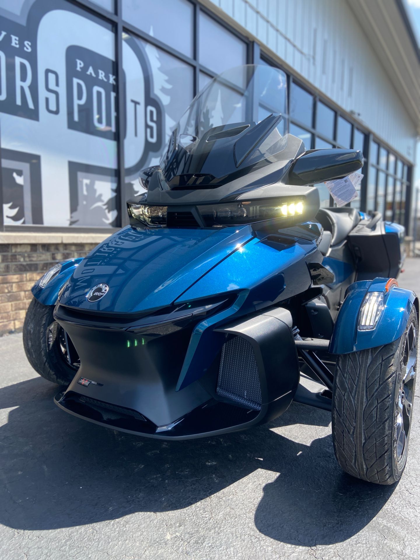 2023 Can-Am Spyder RT in Roscoe, Illinois - Photo 3