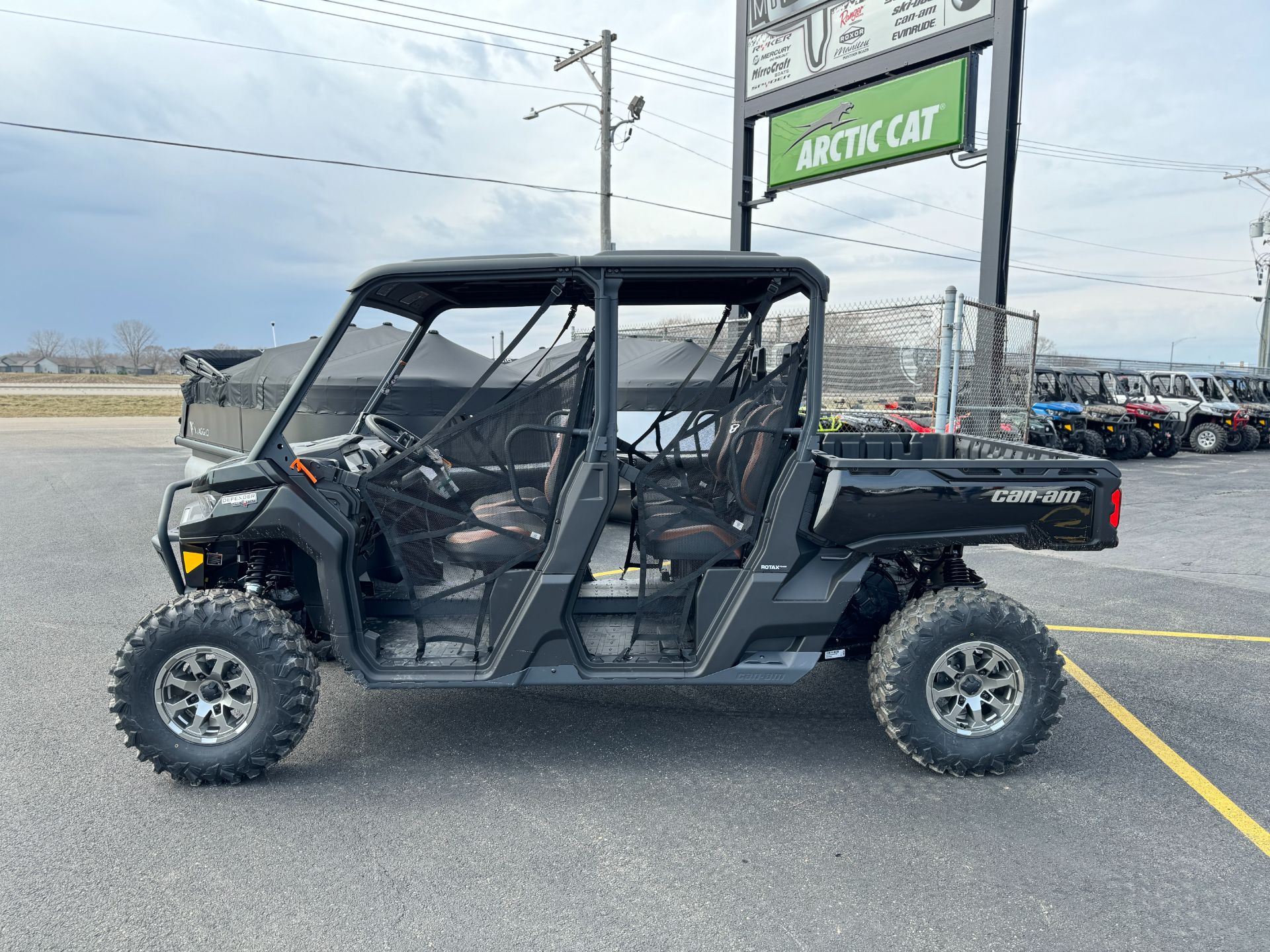 2024 Can-Am Defender MAX Lone Star HD10 in Roscoe, Illinois - Photo 2