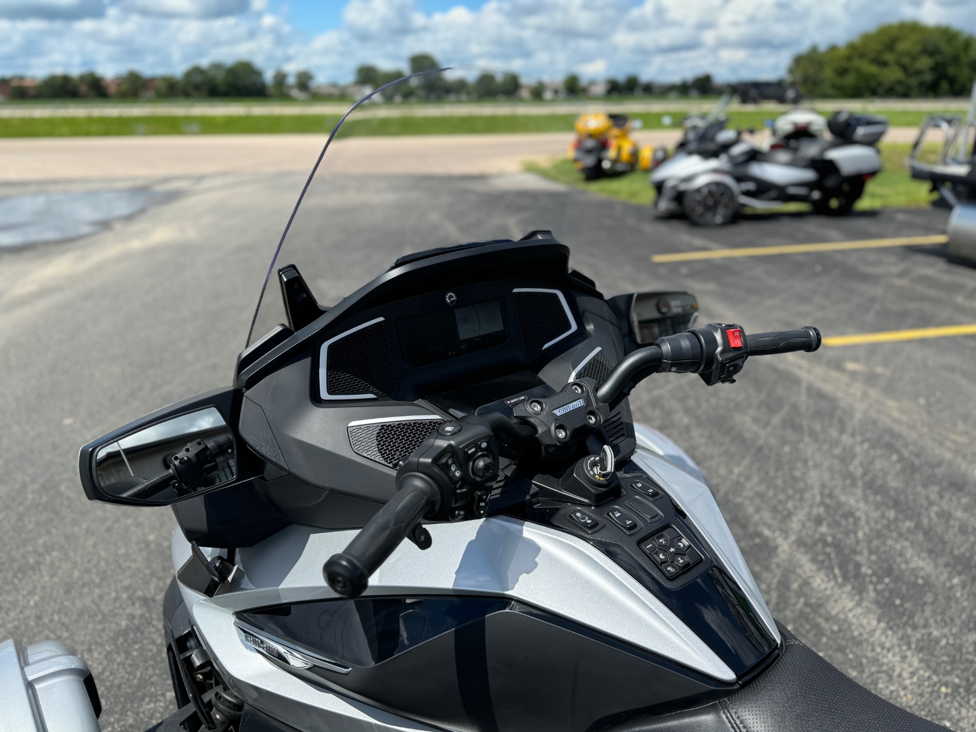 2022 Can-Am Spyder RT Limited in Roscoe, Illinois - Photo 9