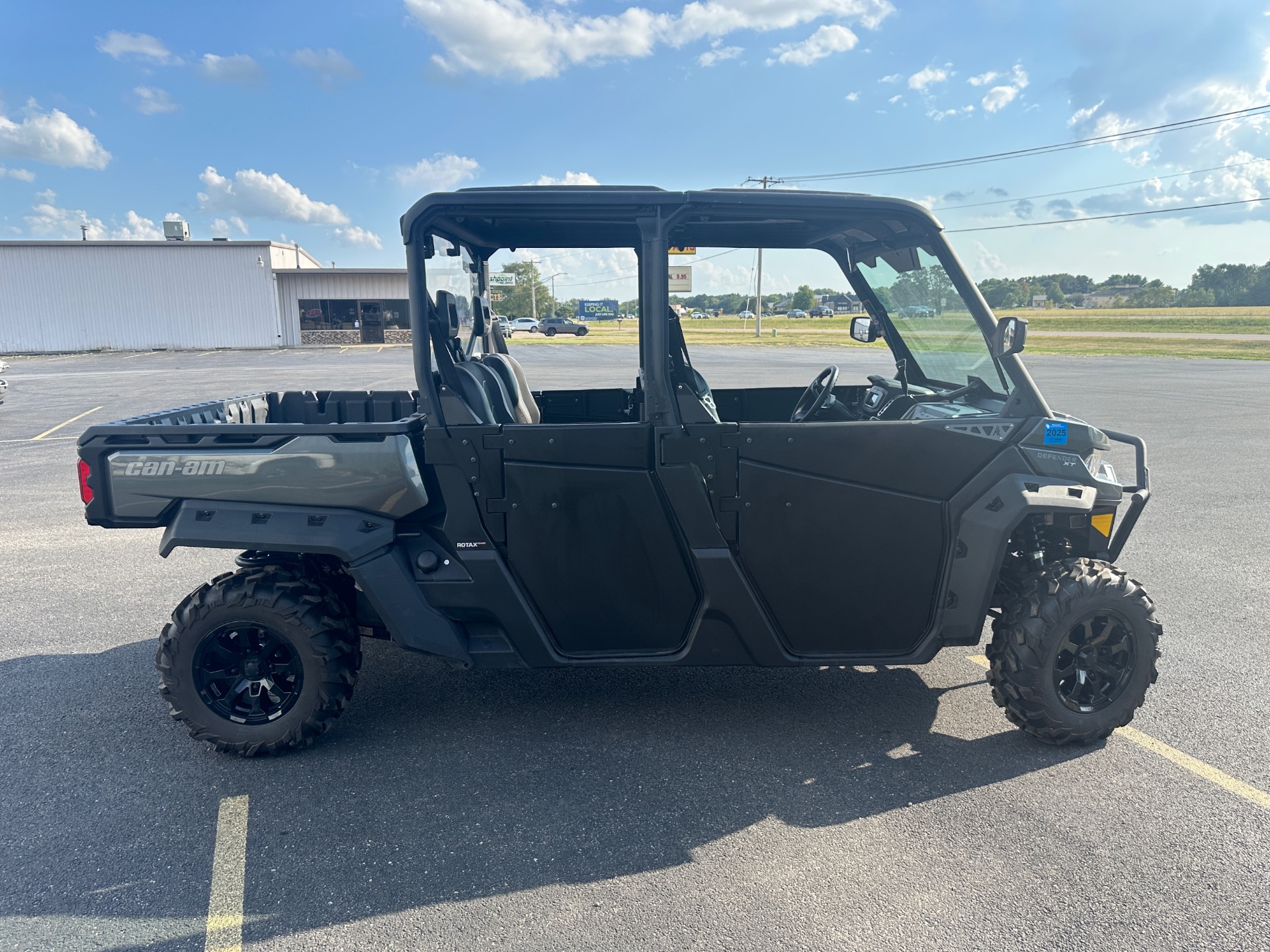 2023 Can-Am Defender MAX XT HD10 in Roscoe, Illinois - Photo 8