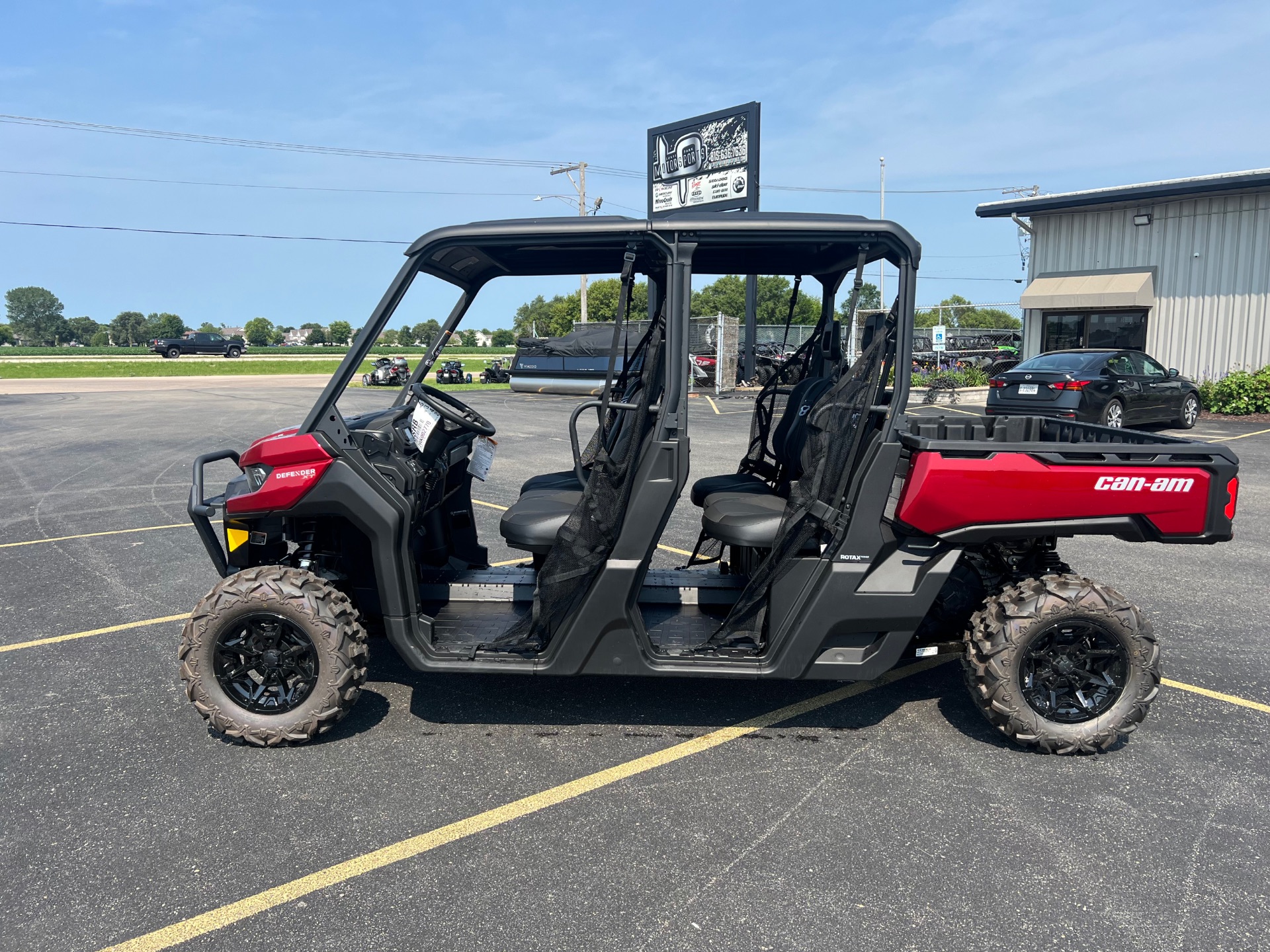 2024 Can-Am Defender MAX XT HD9 in Roscoe, Illinois - Photo 2