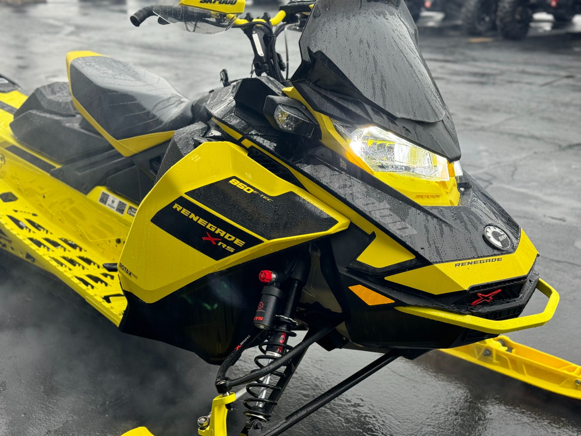 2021 Ski-Doo Renegade X-RS 850 E-TEC ES Ice Ripper XT 1.5 w/ Premium Color Display in Roscoe, Illinois - Photo 4