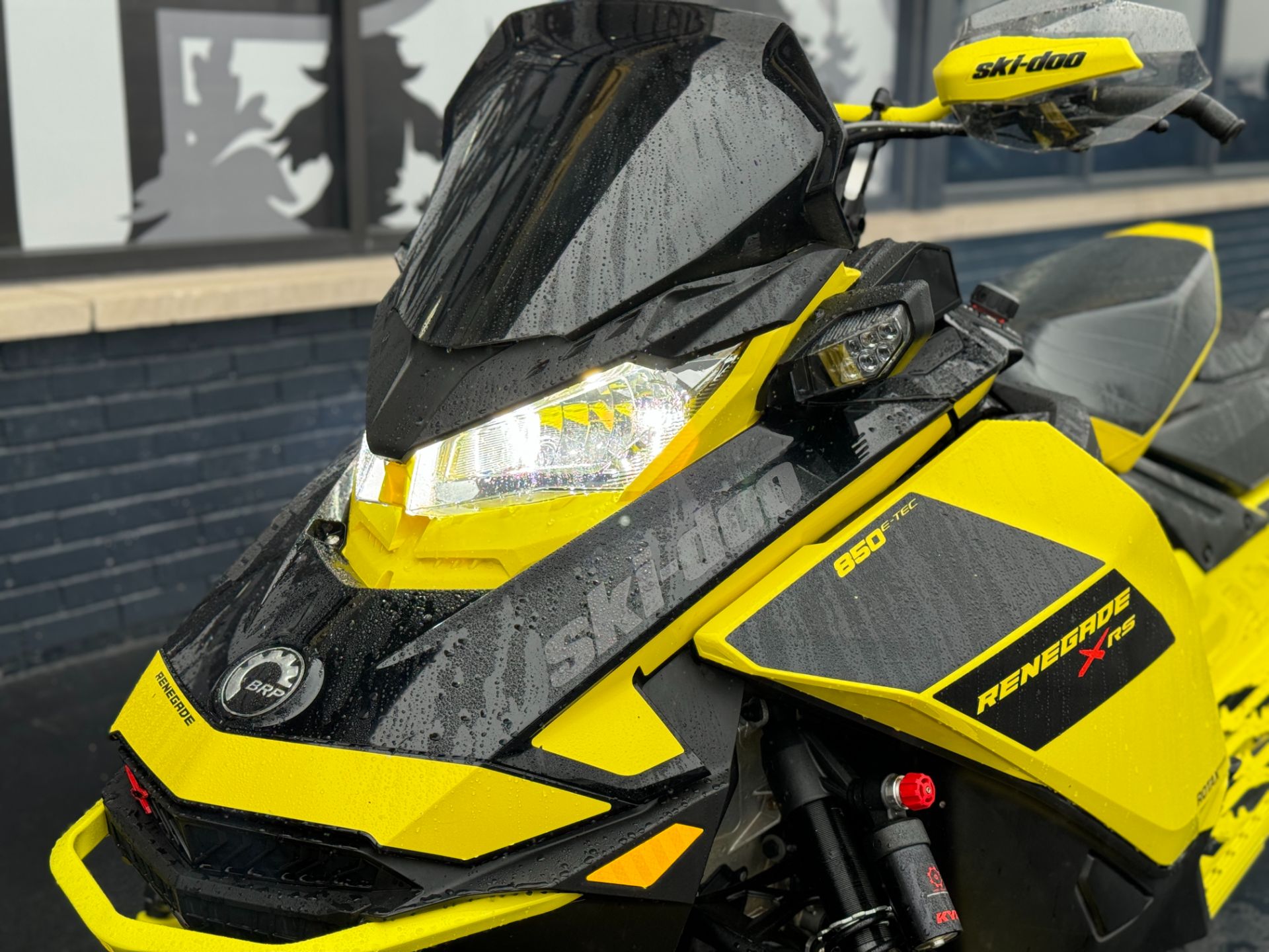 2021 Ski-Doo Renegade X-RS 850 E-TEC ES Ice Ripper XT 1.5 w/ Premium Color Display in Roscoe, Illinois - Photo 5