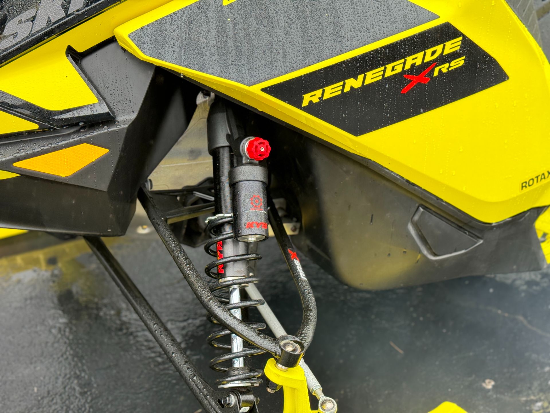 2021 Ski-Doo Renegade X-RS 850 E-TEC ES Ice Ripper XT 1.5 w/ Premium Color Display in Roscoe, Illinois - Photo 6