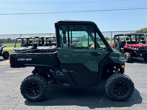 2024 Can-Am Defender DPS CAB in Roscoe, Illinois - Photo 7