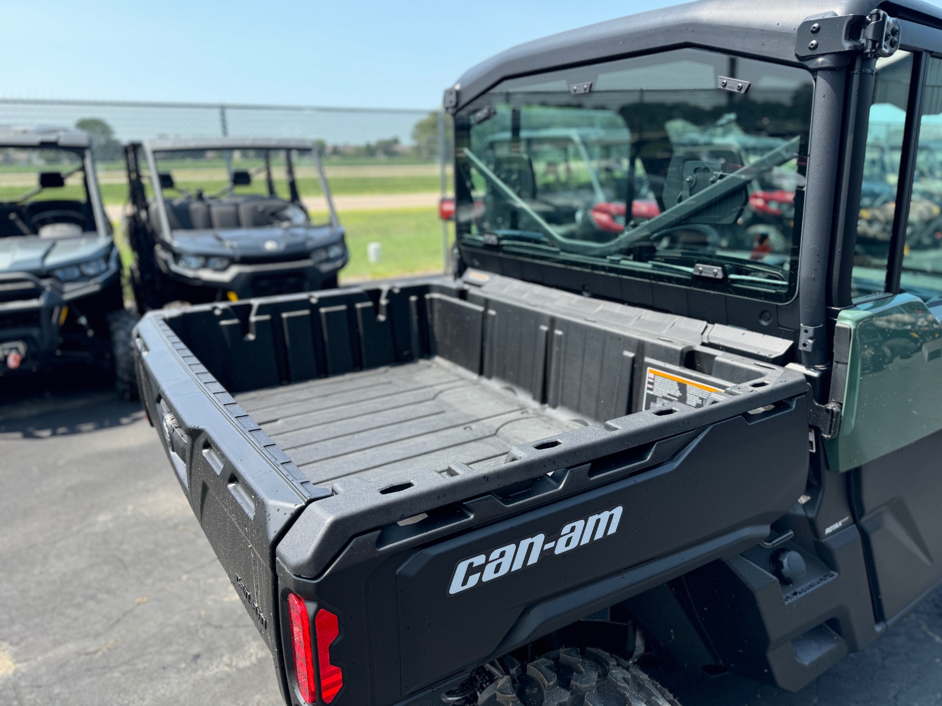 2024 Can-Am Defender DPS CAB in Roscoe, Illinois - Photo 9