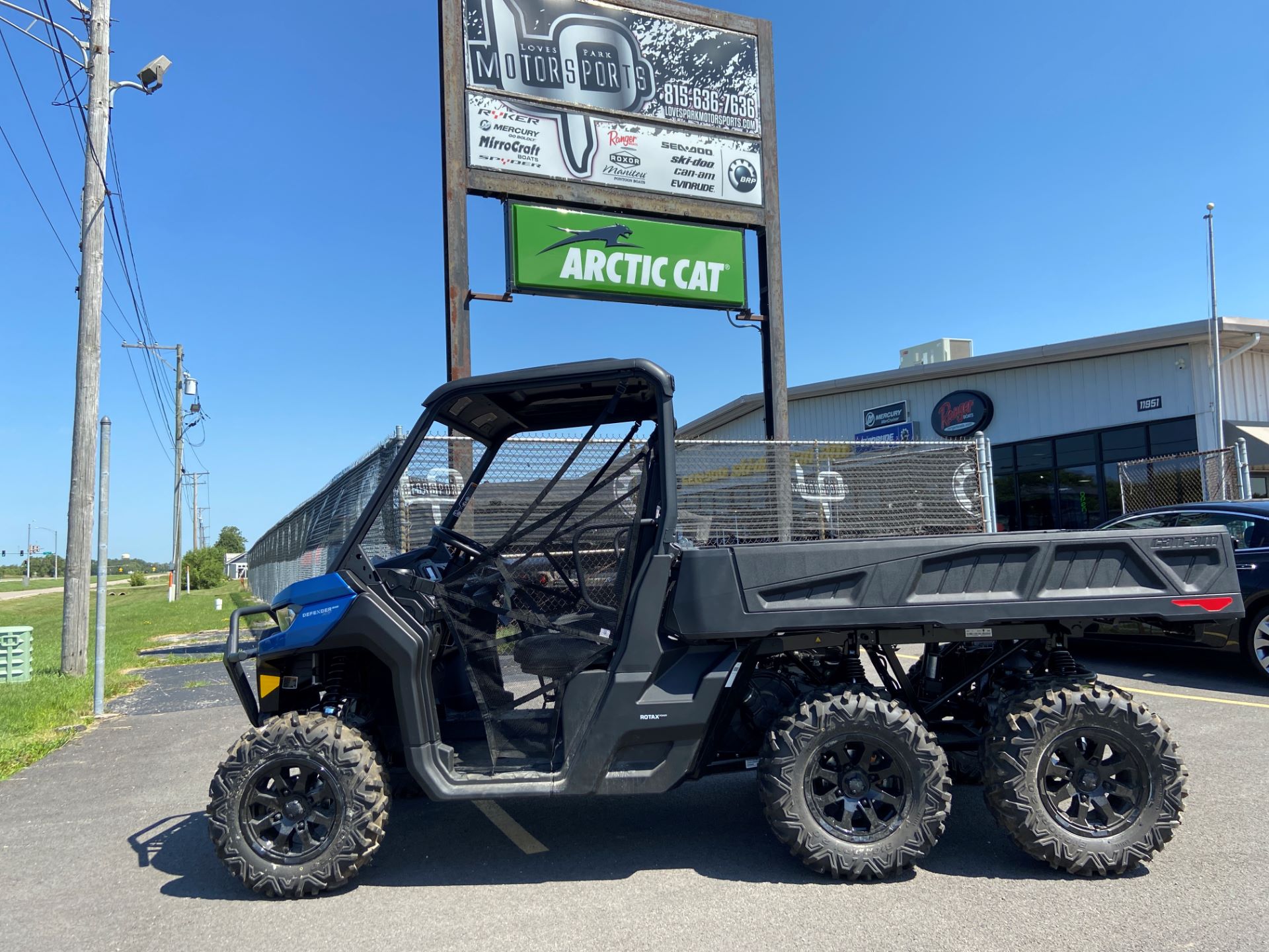 2022 Can-Am Defender 6x6 XT HD10 in Roscoe, Illinois - Photo 1