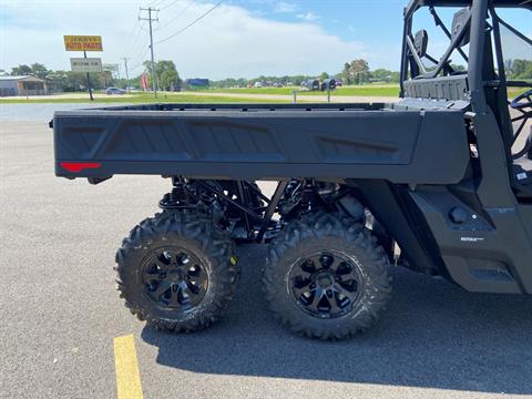 2022 Can-Am Defender 6x6 XT HD10 in Roscoe, Illinois - Photo 6