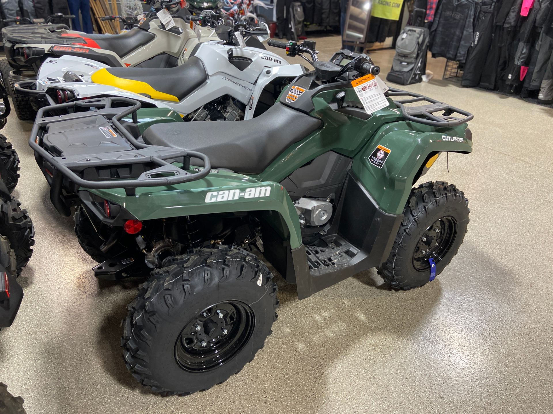 2023 Can-Am Outlander 570 in Roscoe, Illinois - Photo 4