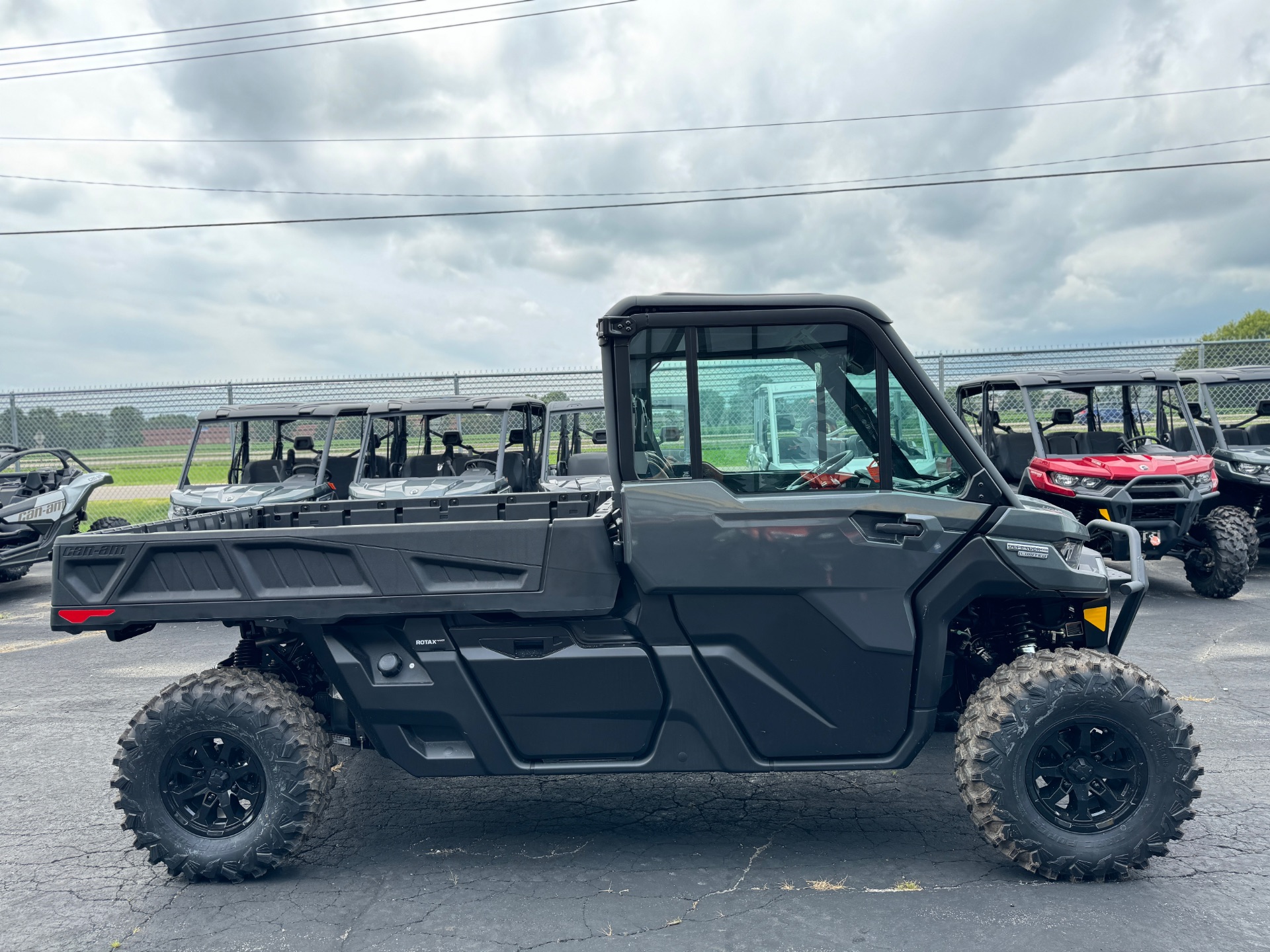 2024 Can-Am Defender PRO Limited in Roscoe, Illinois - Photo 5