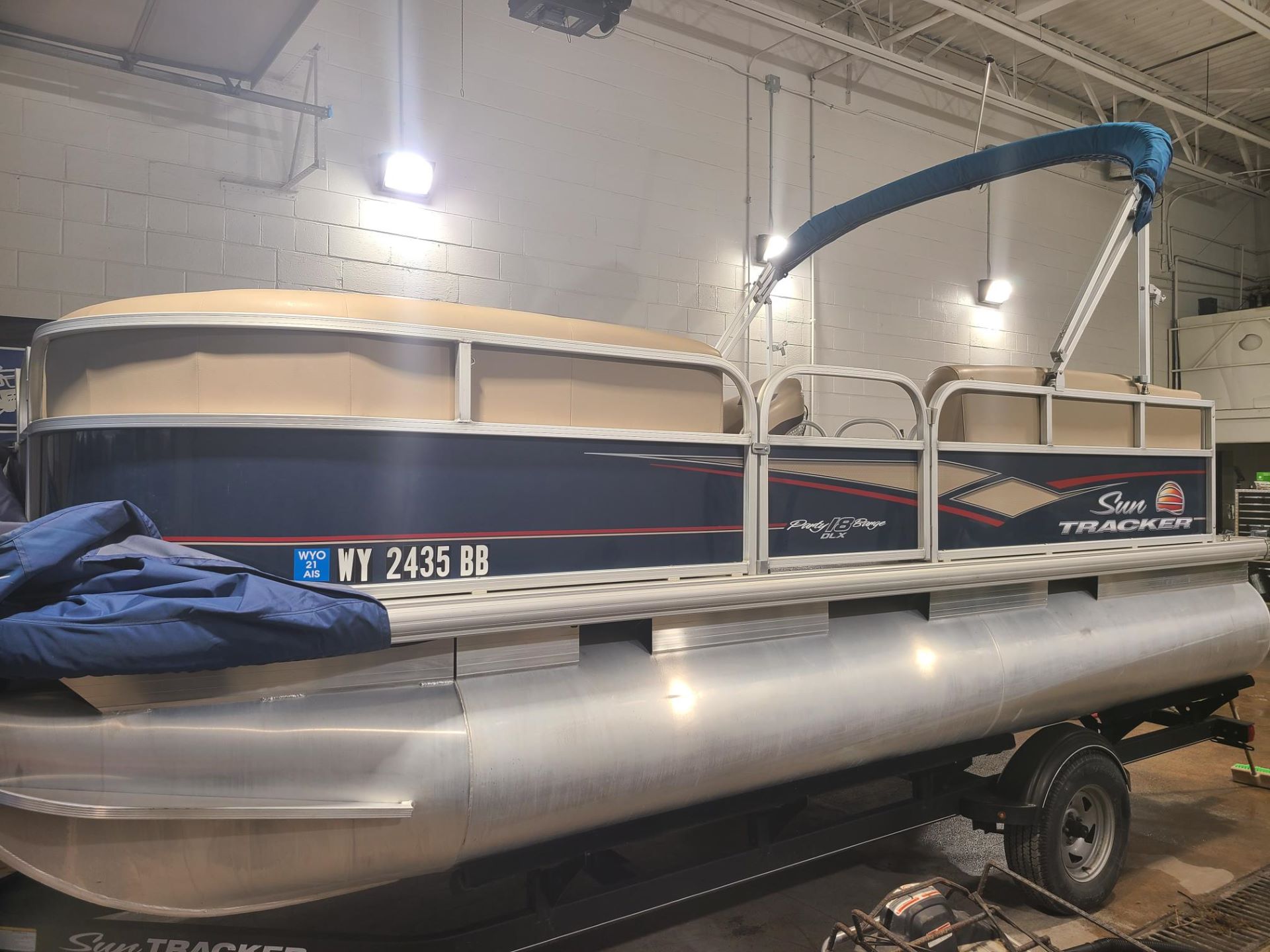 2019 Sun Tracker Party Barge 18 DLX in Rapid City, South Dakota - Photo 1