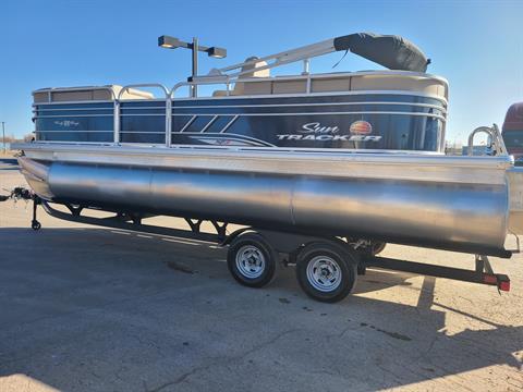 2022 Sun Tracker Party Barge 22 XP3 in Rapid City, South Dakota - Photo 3