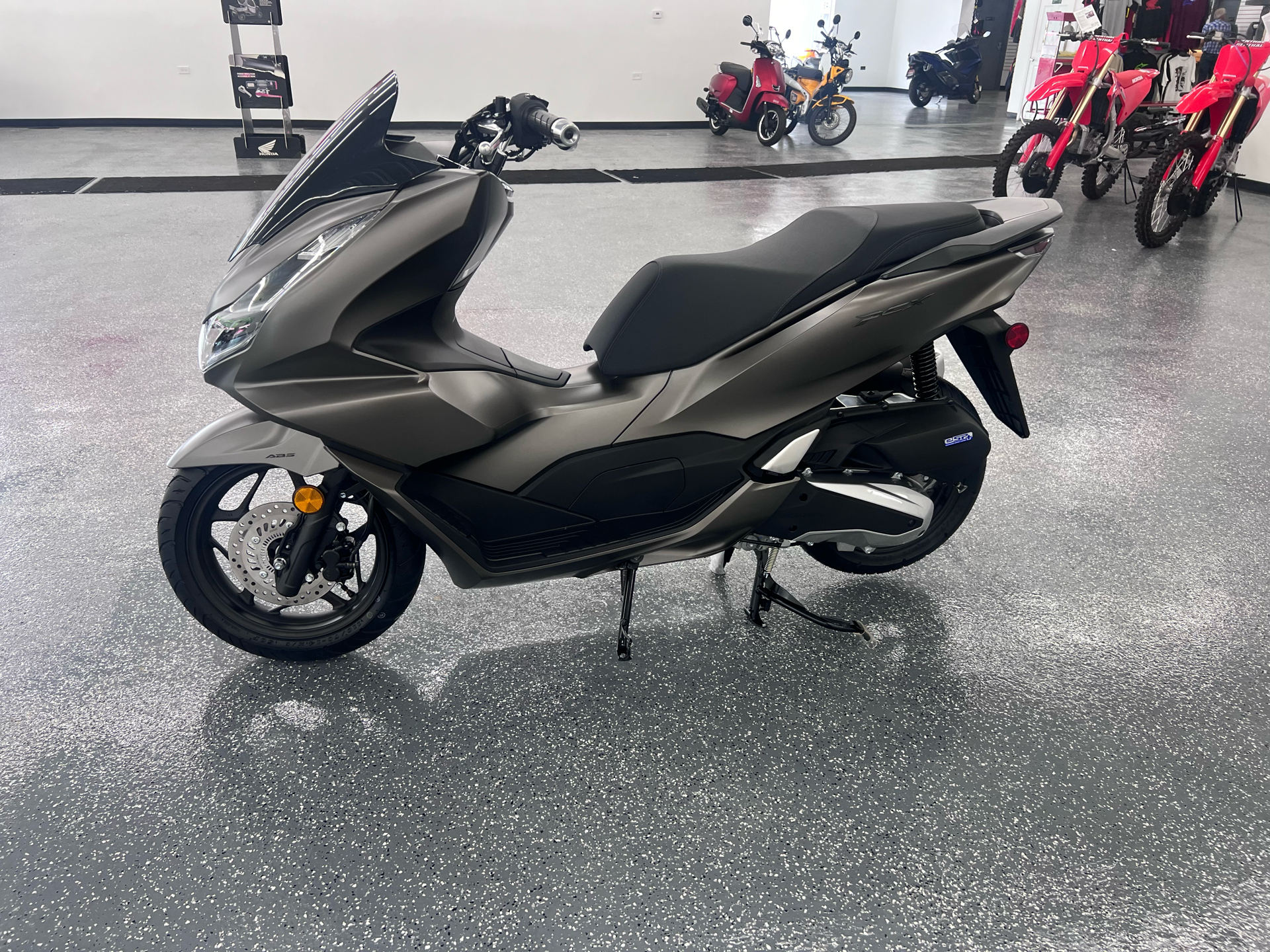 2024 Honda PCX in Valparaiso, Indiana - Photo 5