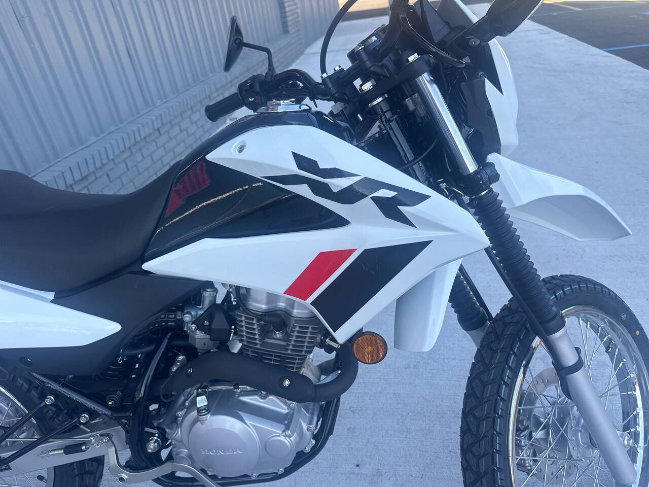 2024 Honda XR150L in Valparaiso, Indiana - Photo 12