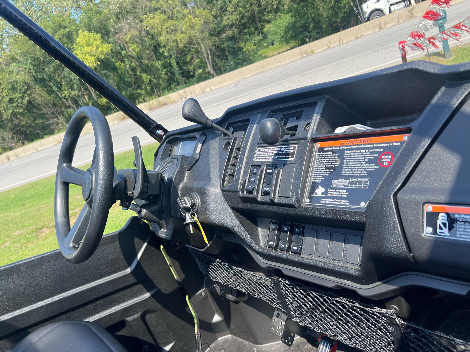 2024 Honda Pioneer 1000-5 Deluxe in Valparaiso, Indiana - Photo 9