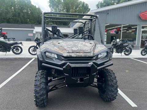 2024 Honda Pioneer 1000-6 Deluxe Crew in Valparaiso, Indiana - Photo 2