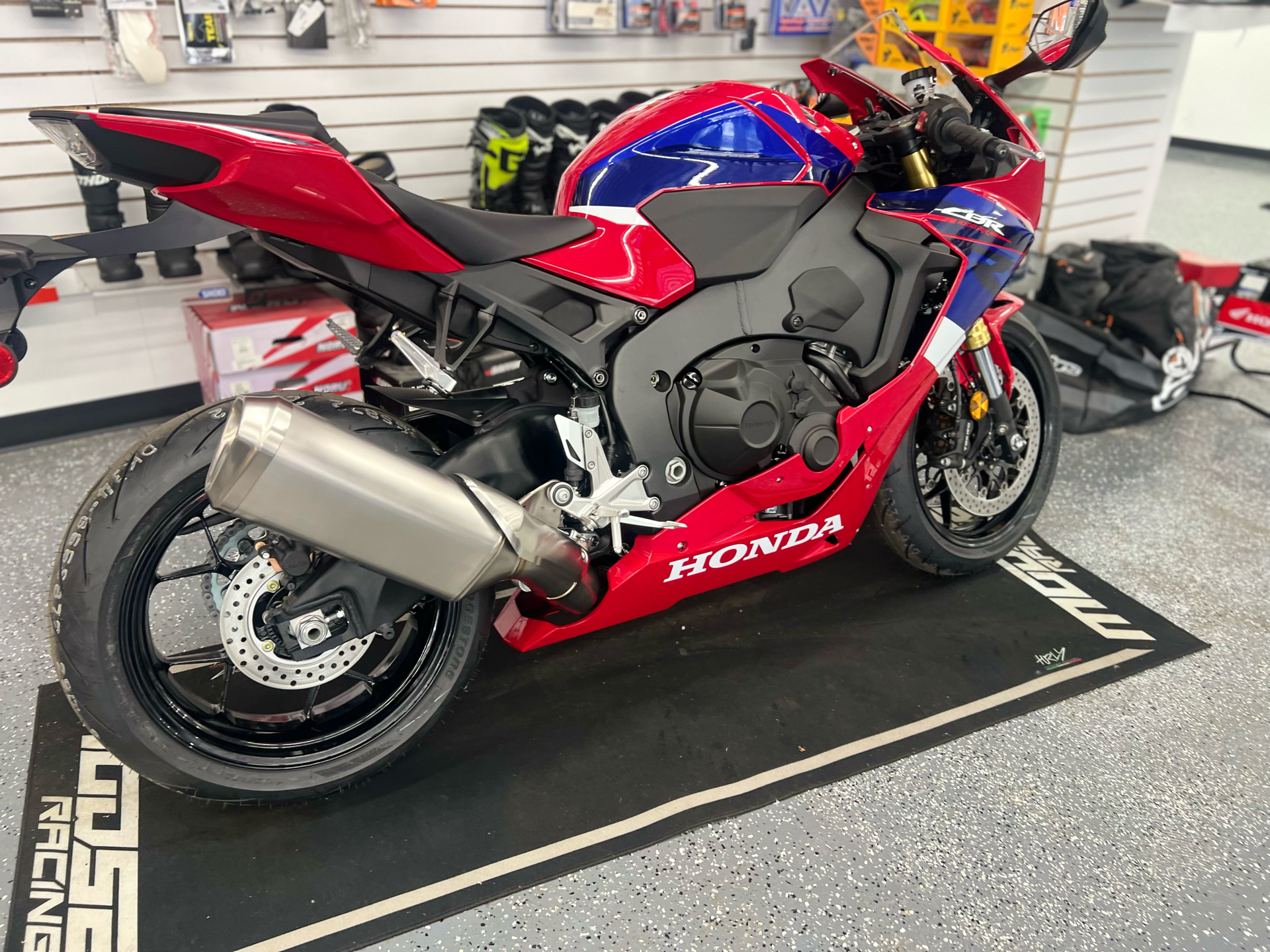 2024 Honda CBR1000RR in Valparaiso, Indiana - Photo 10