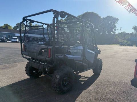 2024 Honda Pioneer 1000-5 Deluxe in Valparaiso, Indiana - Photo 11