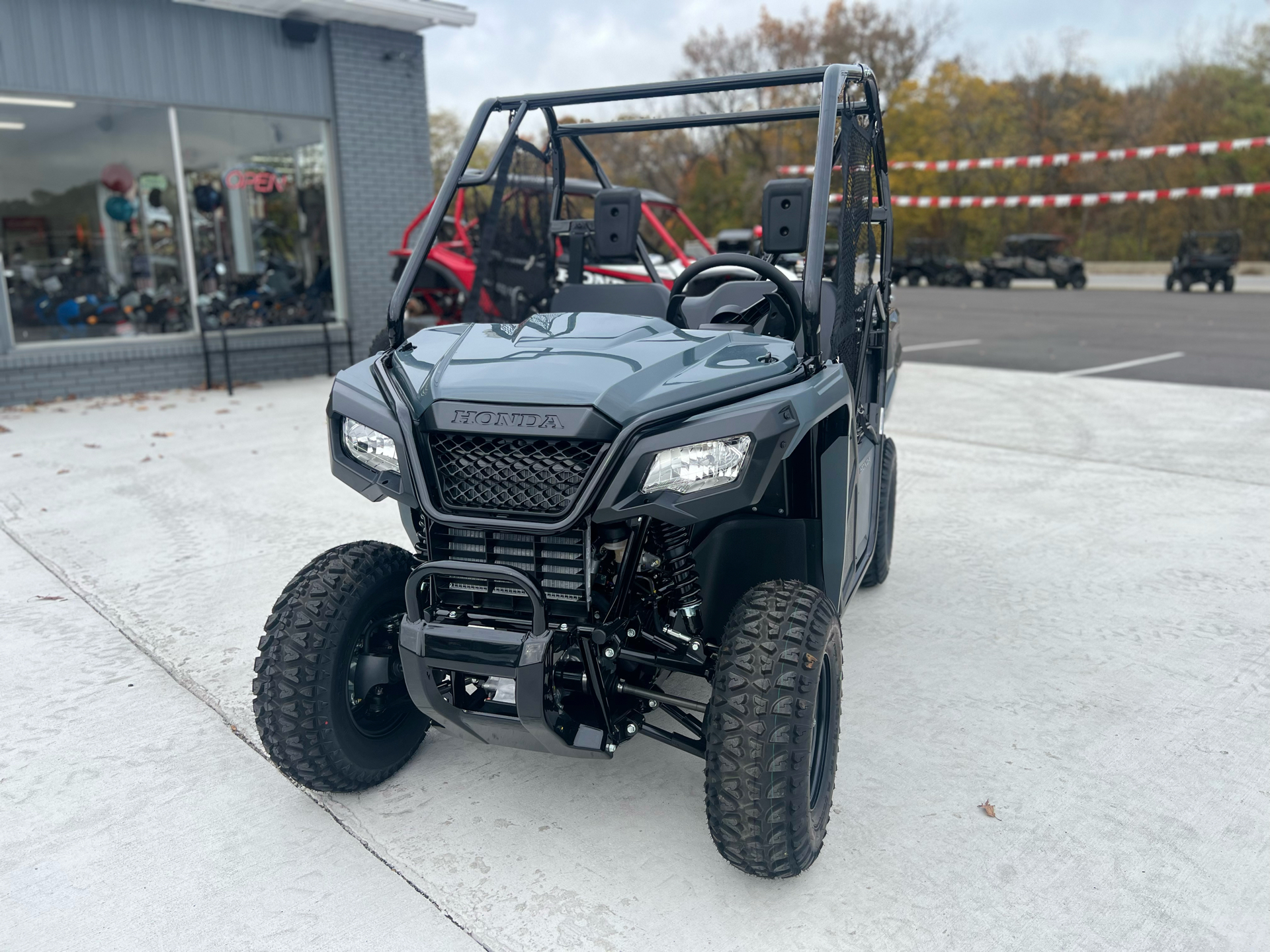 2025 Honda Pioneer 520 in Valparaiso, Indiana - Photo 2