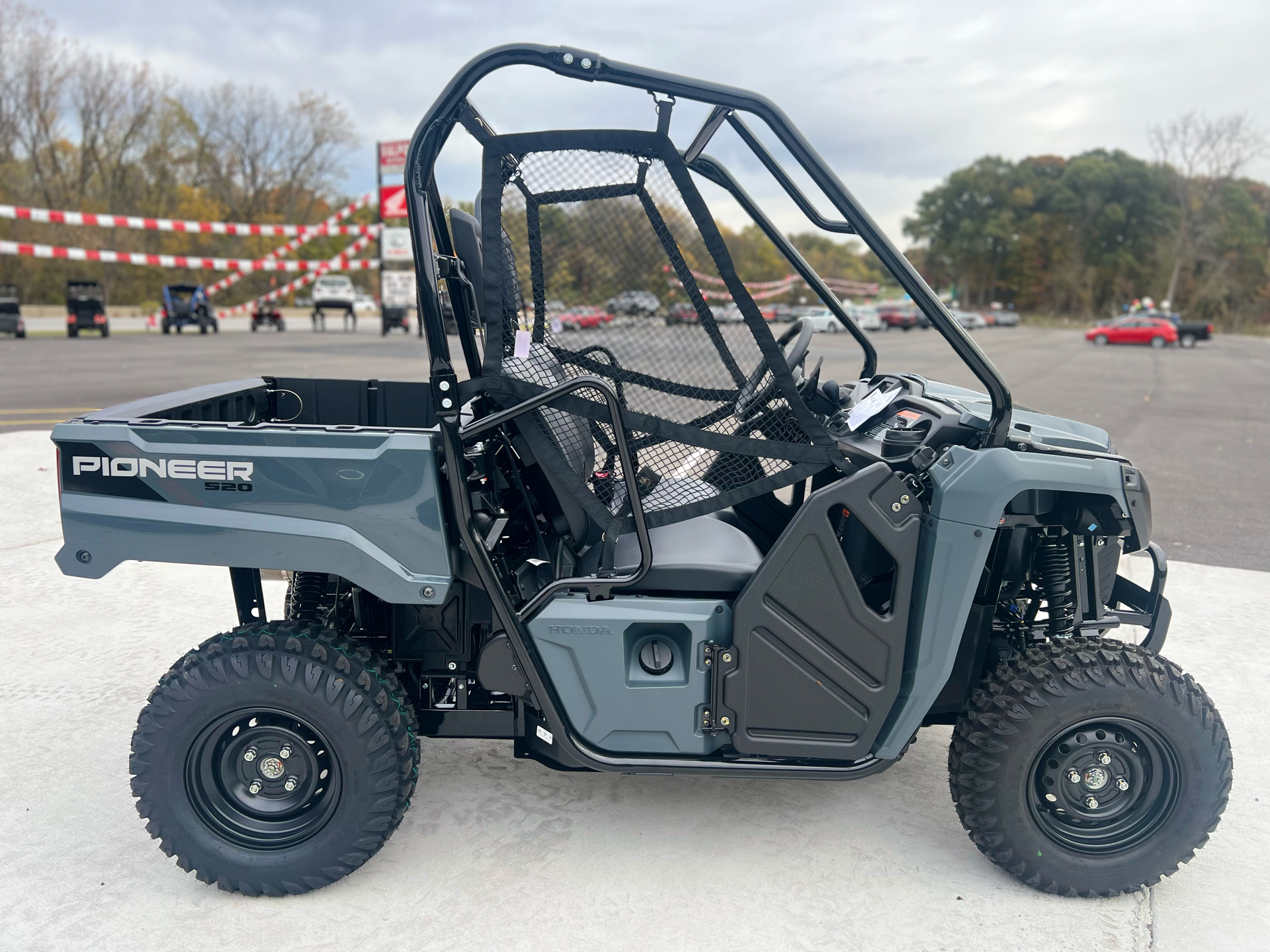 2025 Honda Pioneer 520 in Valparaiso, Indiana - Photo 5