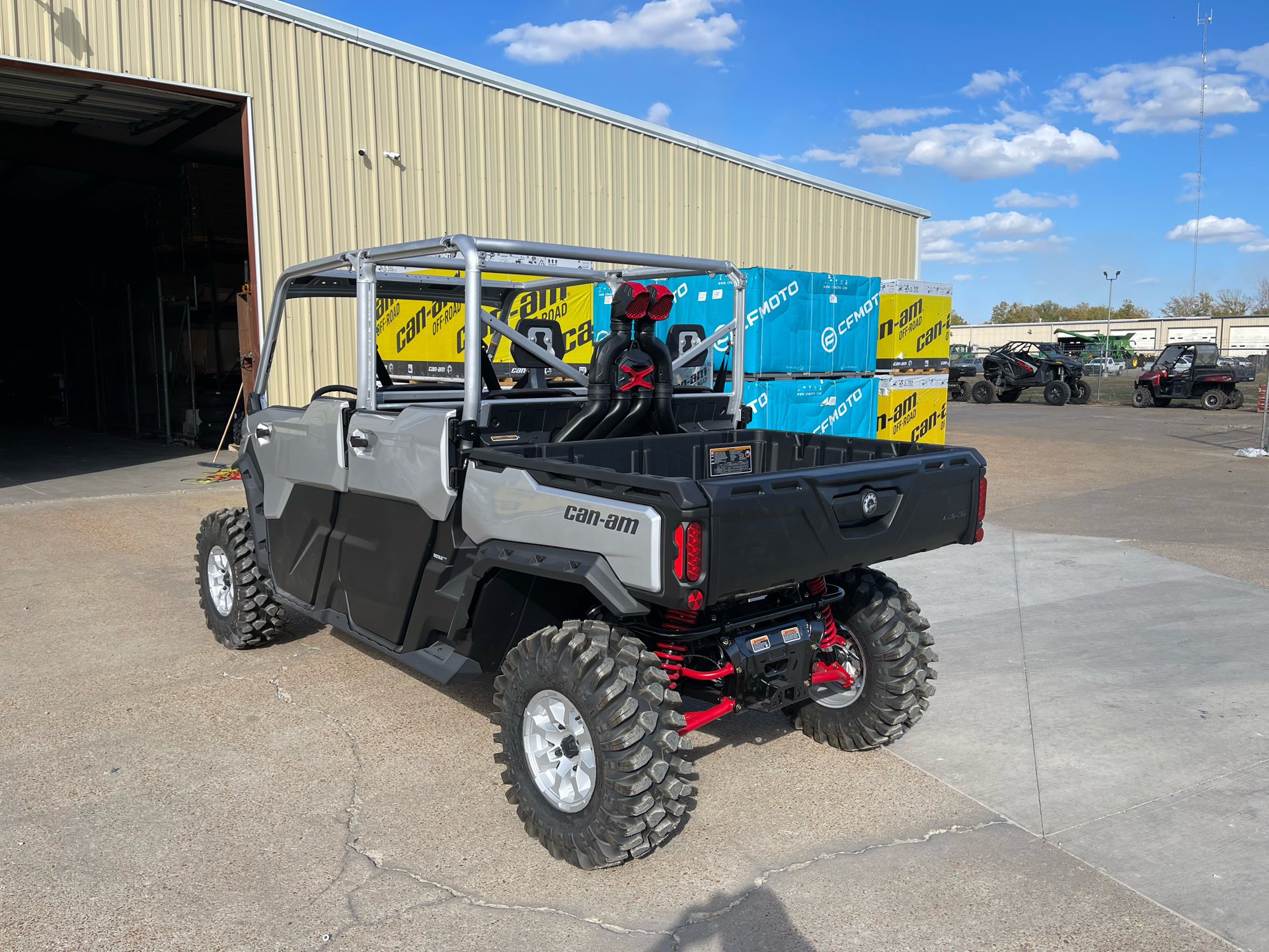 2024 Can-Am Defender MAX X MR With Half Doors HD10 in Leland, Mississippi - Photo 3