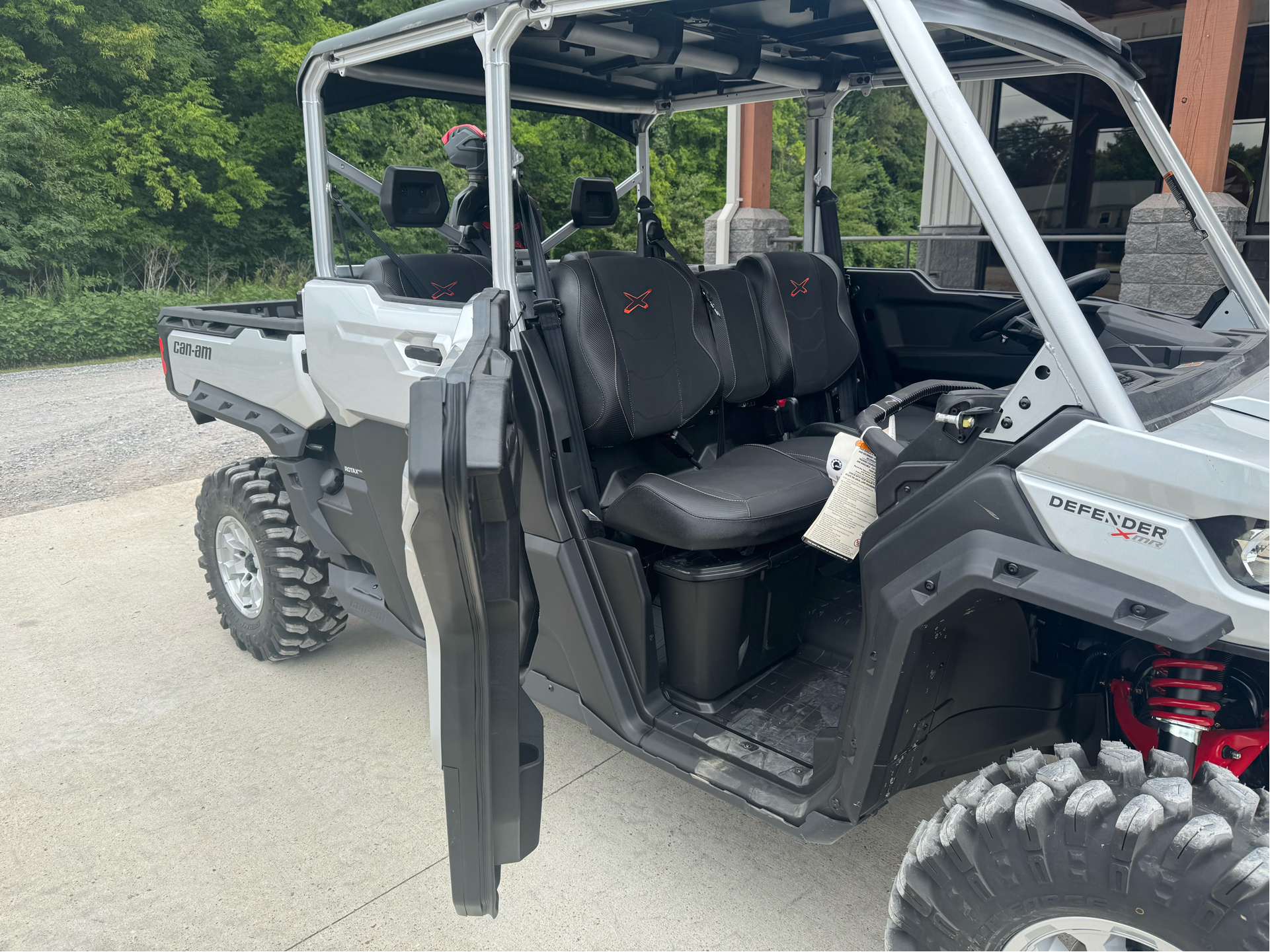 2024 Can-Am Defender MAX X MR With Half Doors in Leland, Mississippi - Photo 3