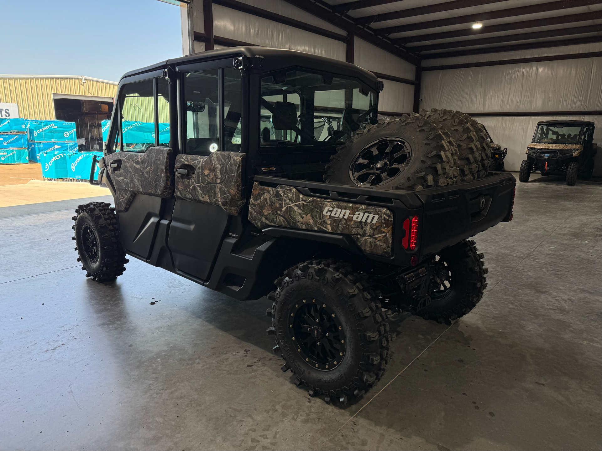 2024 Can-Am Defender MAX Limited in Leland, Mississippi - Photo 4