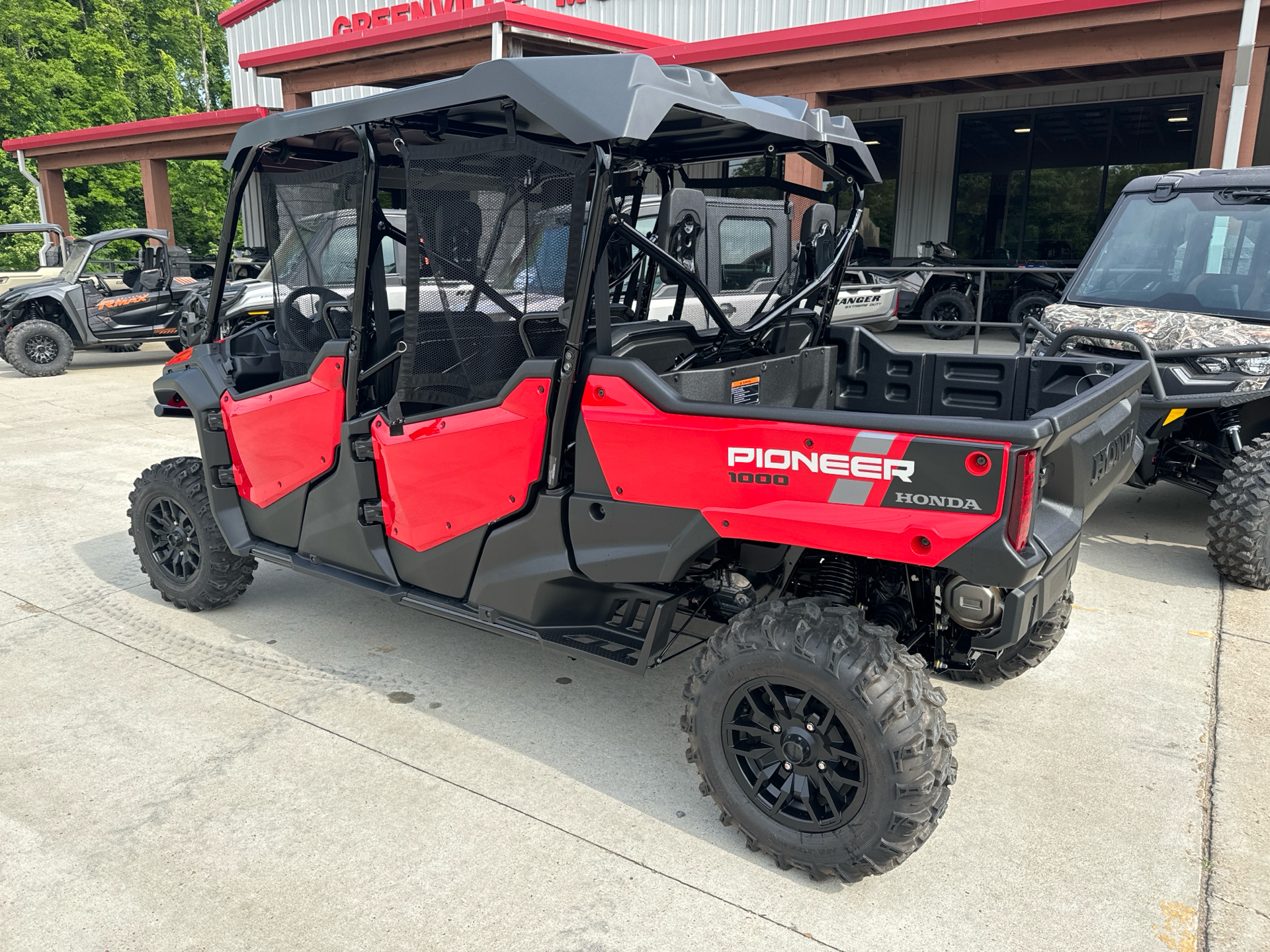 2023 Honda Pioneer 1000-6 Deluxe Crew in Leland, Mississippi - Photo 2