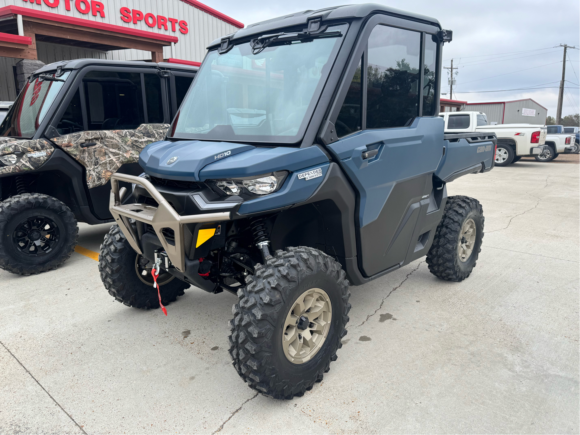 2025 Can-Am Defender Limited in Leland, Mississippi - Photo 1