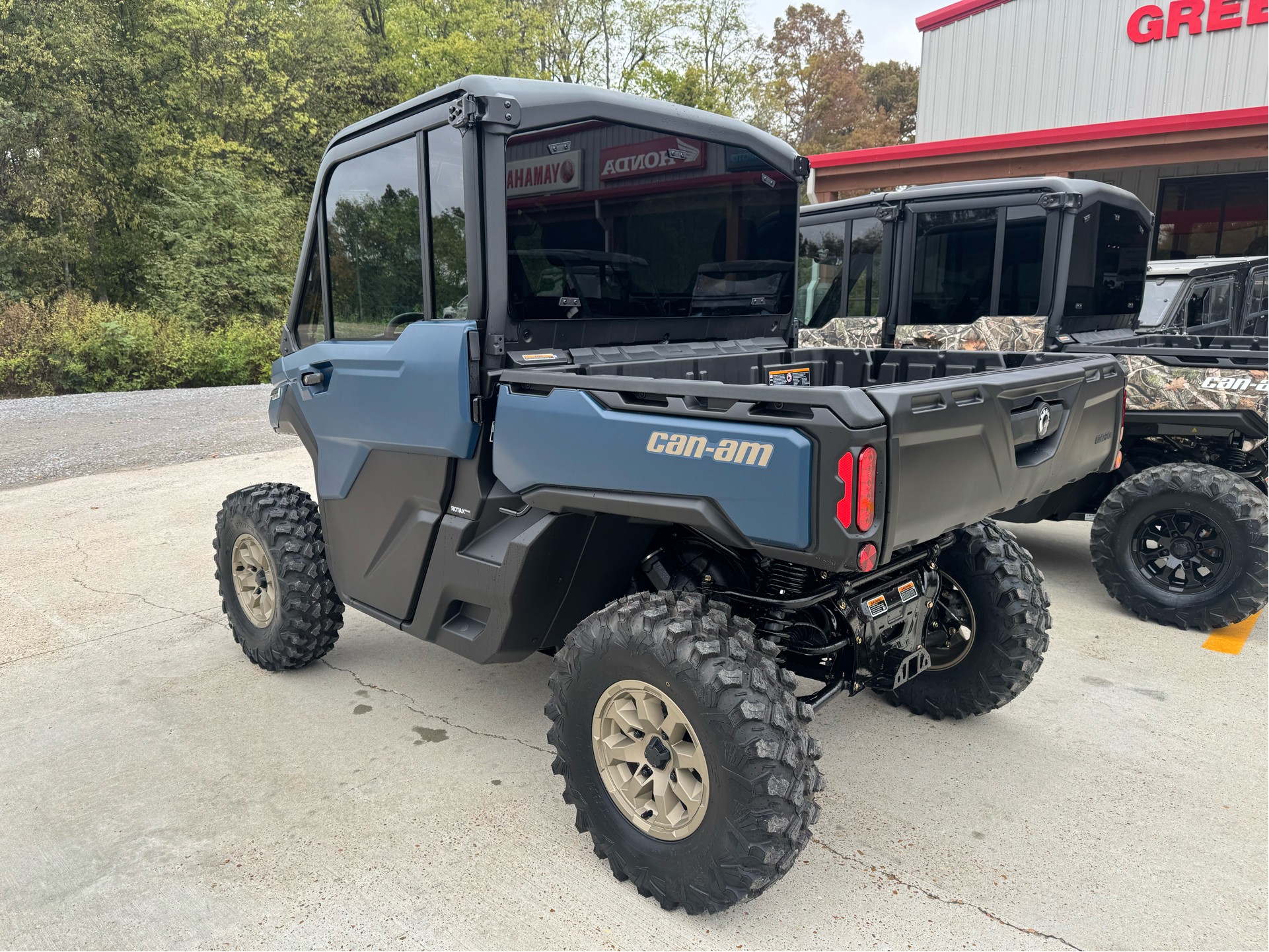 2025 Can-Am Defender Limited in Leland, Mississippi - Photo 2