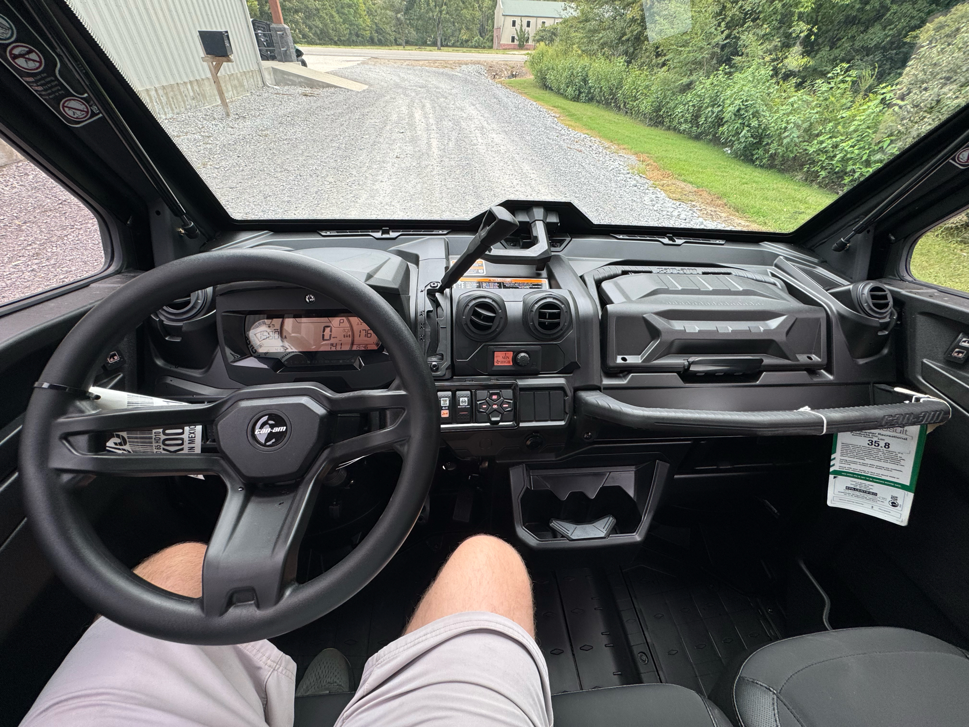 2025 Can-Am Defender Limited in Leland, Mississippi - Photo 7