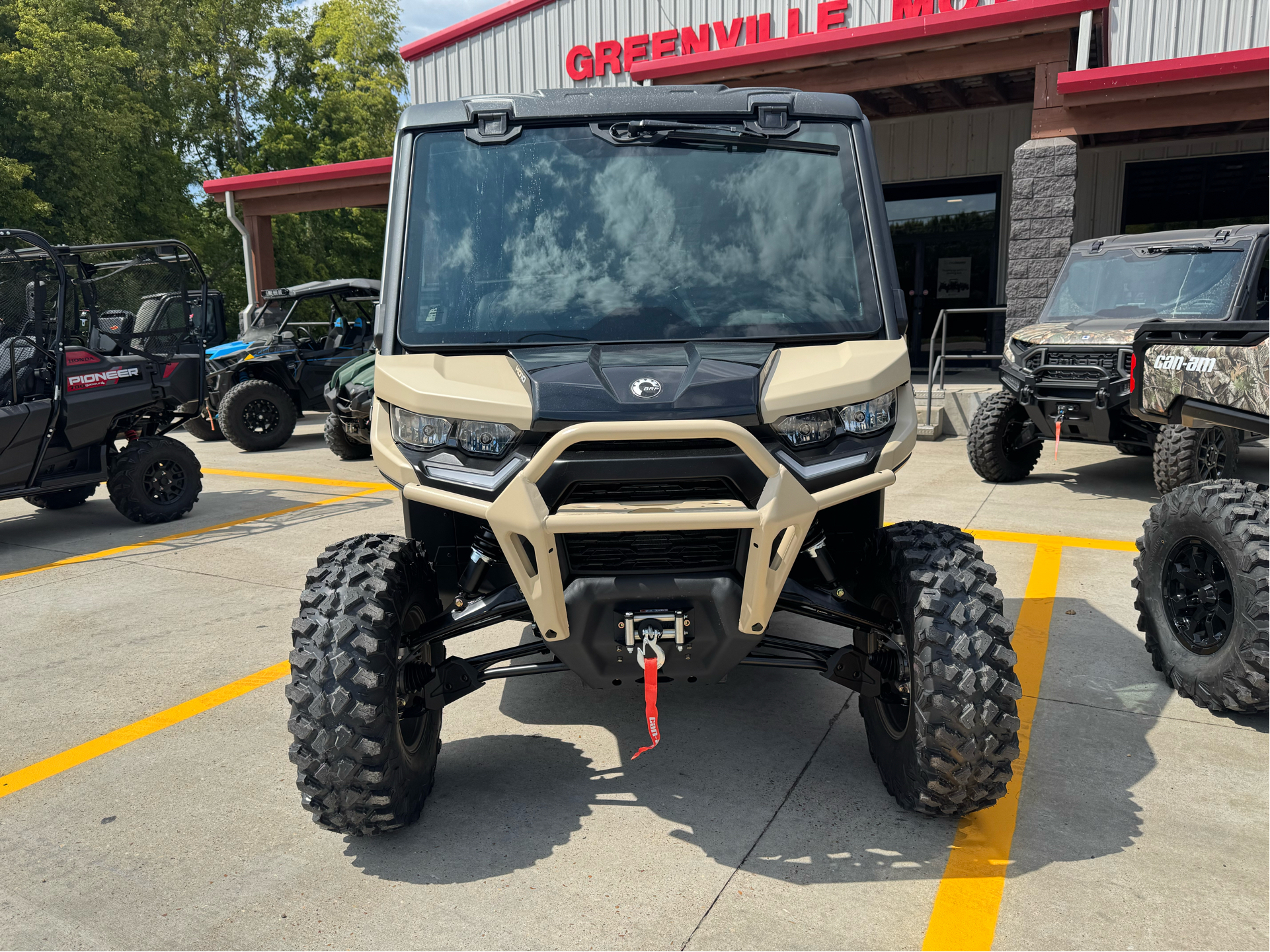 2025 Can-Am Defender Limited in Leland, Mississippi - Photo 2