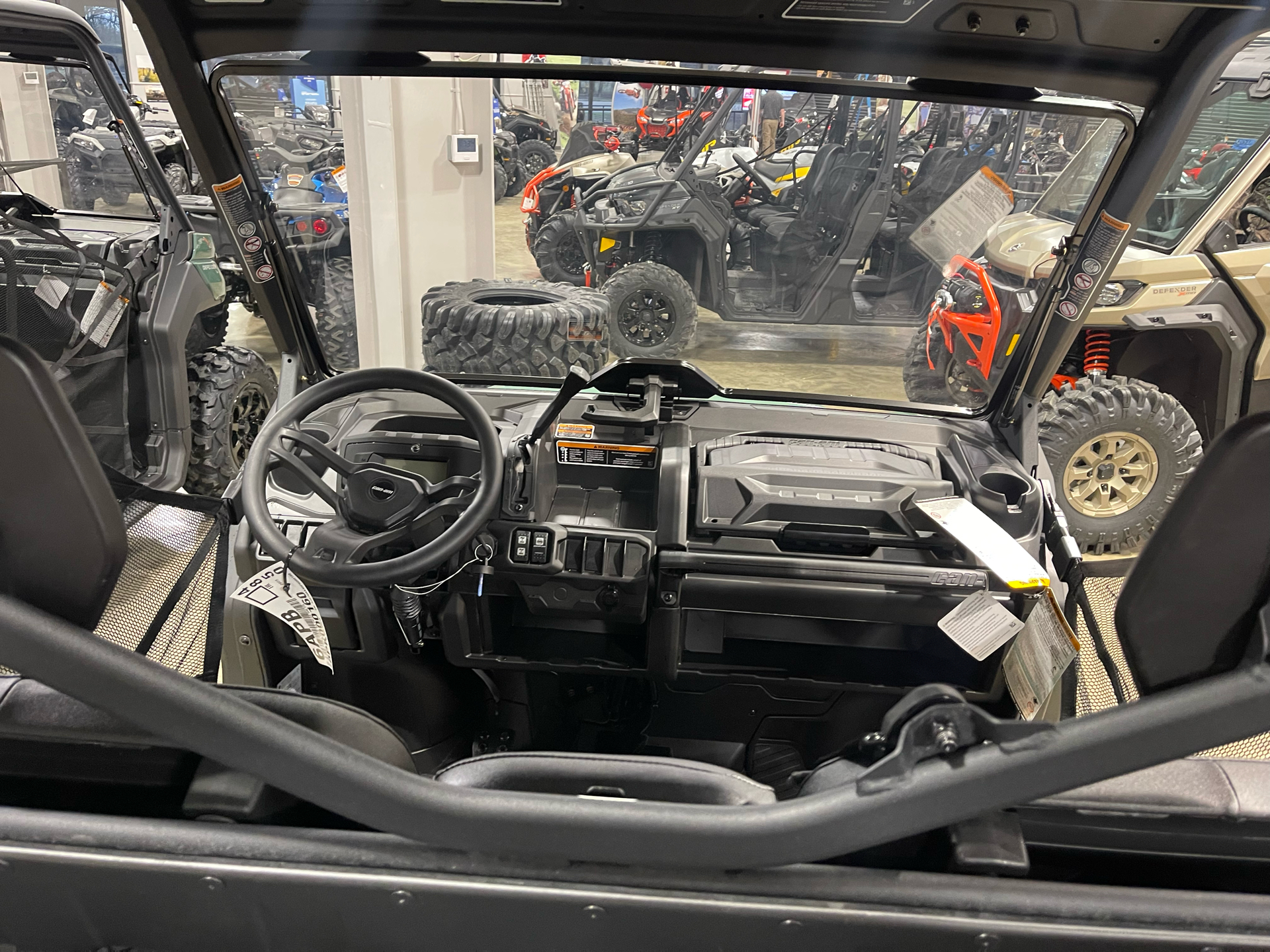 2023 Can-Am Defender PRO DPS HD10 in Leland, Mississippi - Photo 4