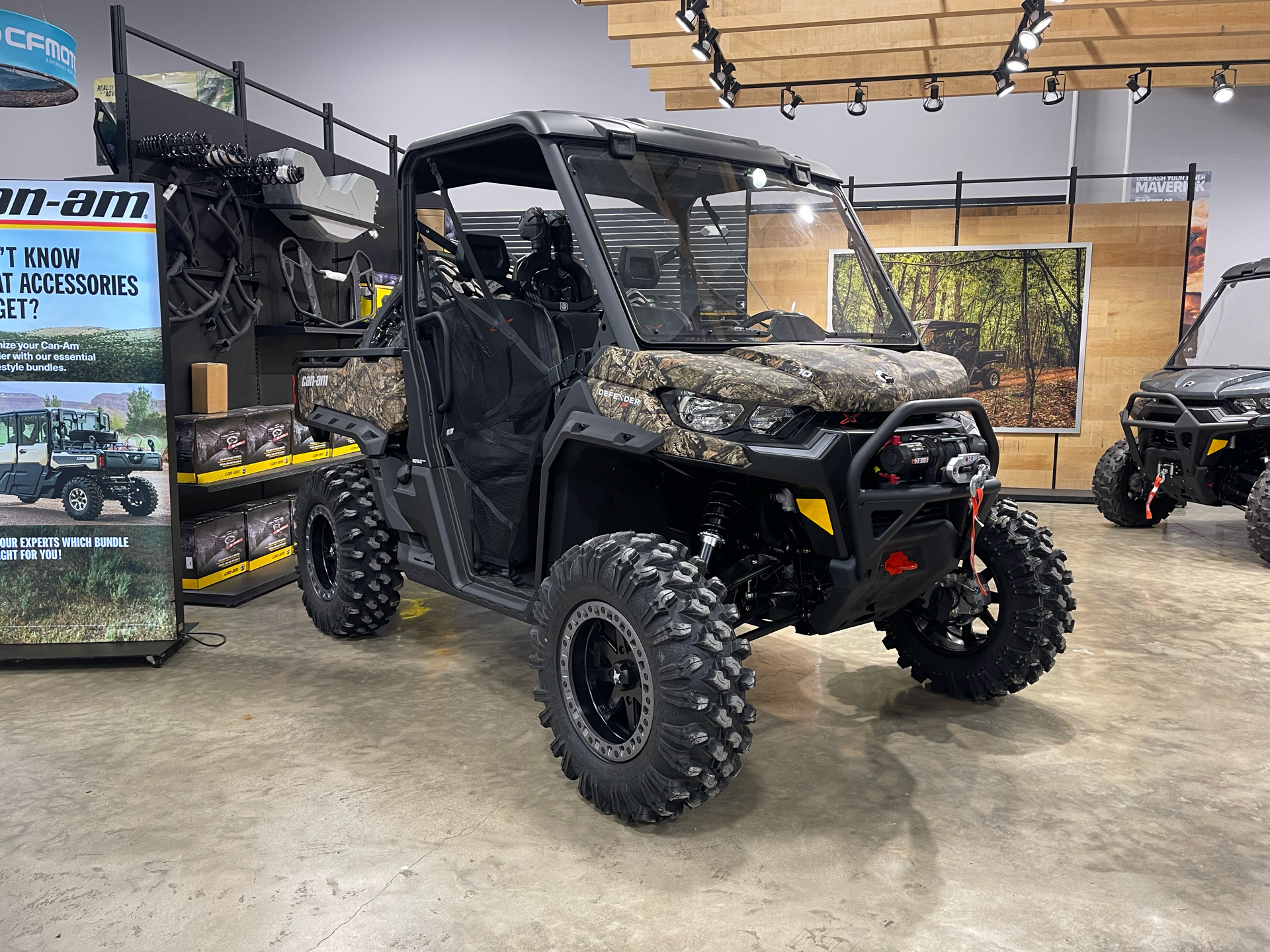 2023 Can-Am Defender X MR HD10 in Leland, Mississippi - Photo 1
