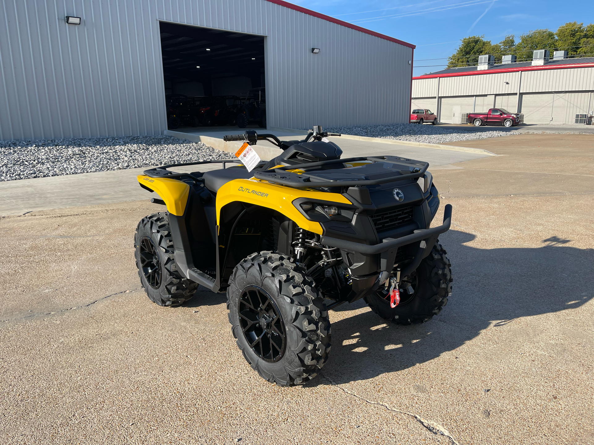 2024 Can-Am Outlander XT 700 in Leland, Mississippi - Photo 1