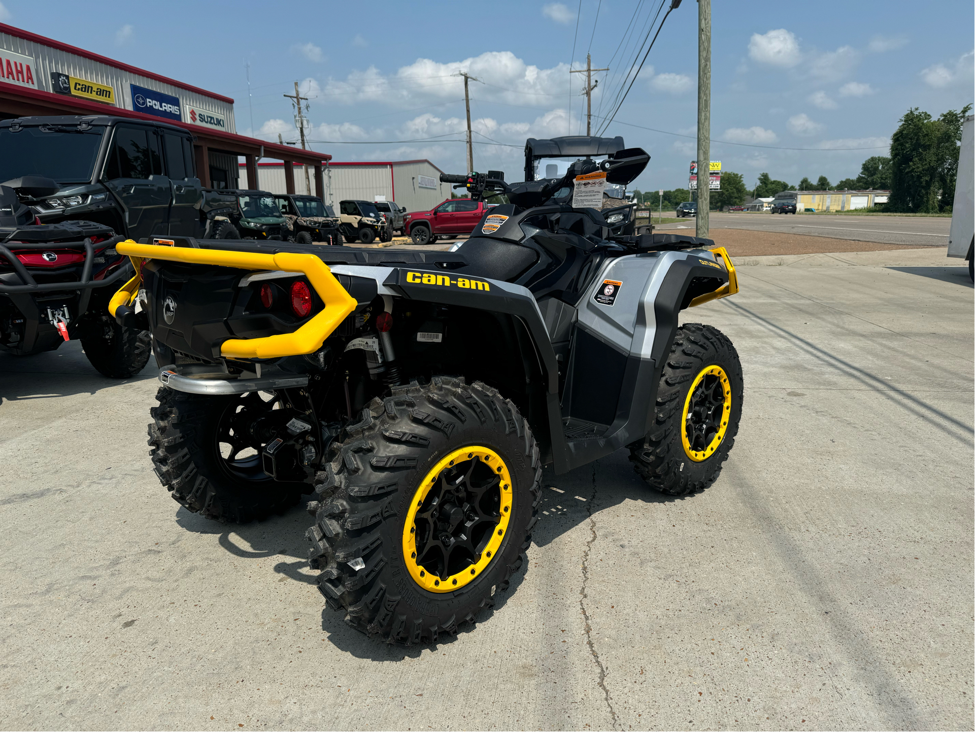 2024 Can-Am Outlander XT-P 850 in Leland, Mississippi - Photo 2