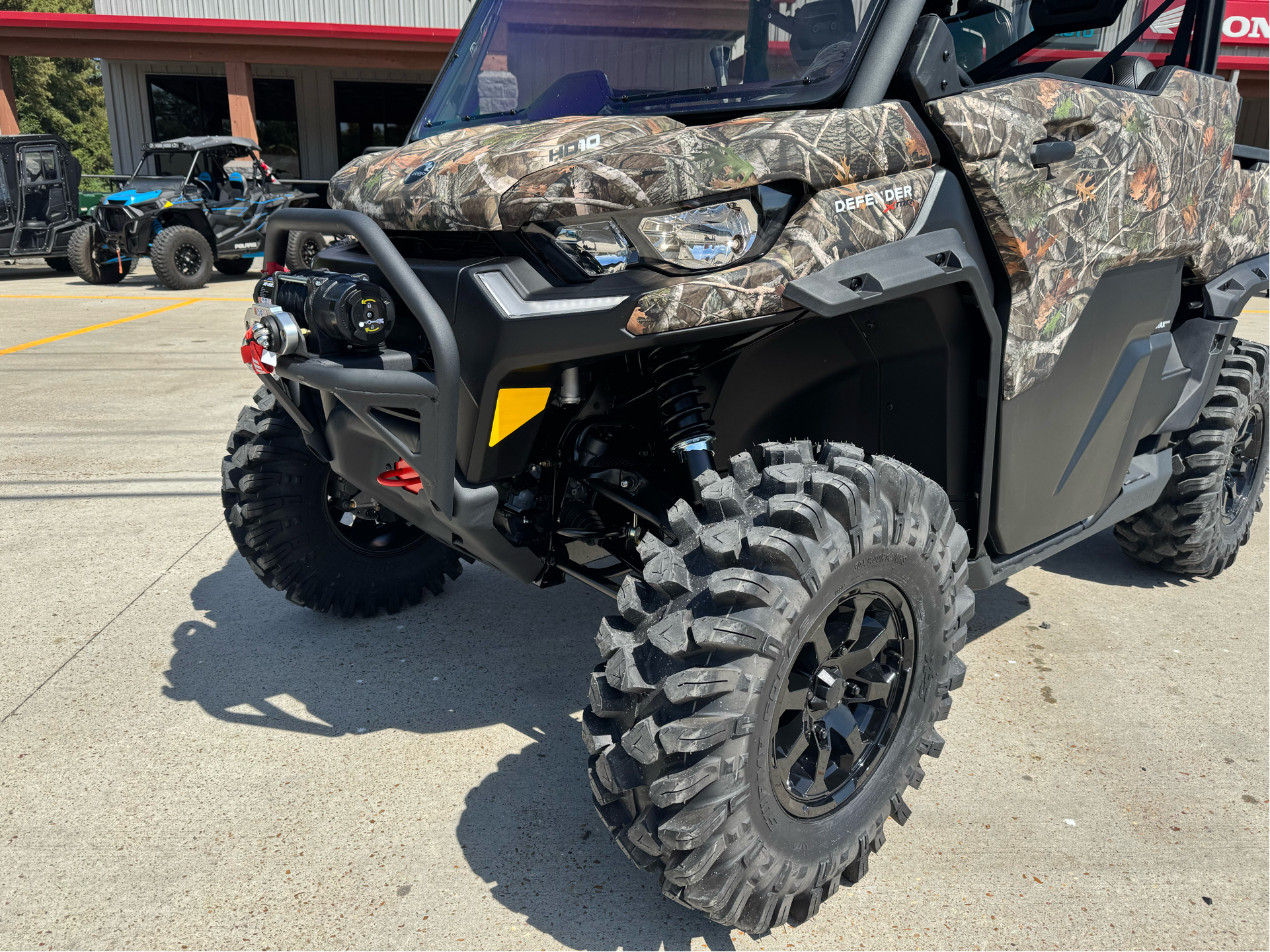 2025 Can-Am Defender X MR With Half-Doors in Leland, Mississippi - Photo 2