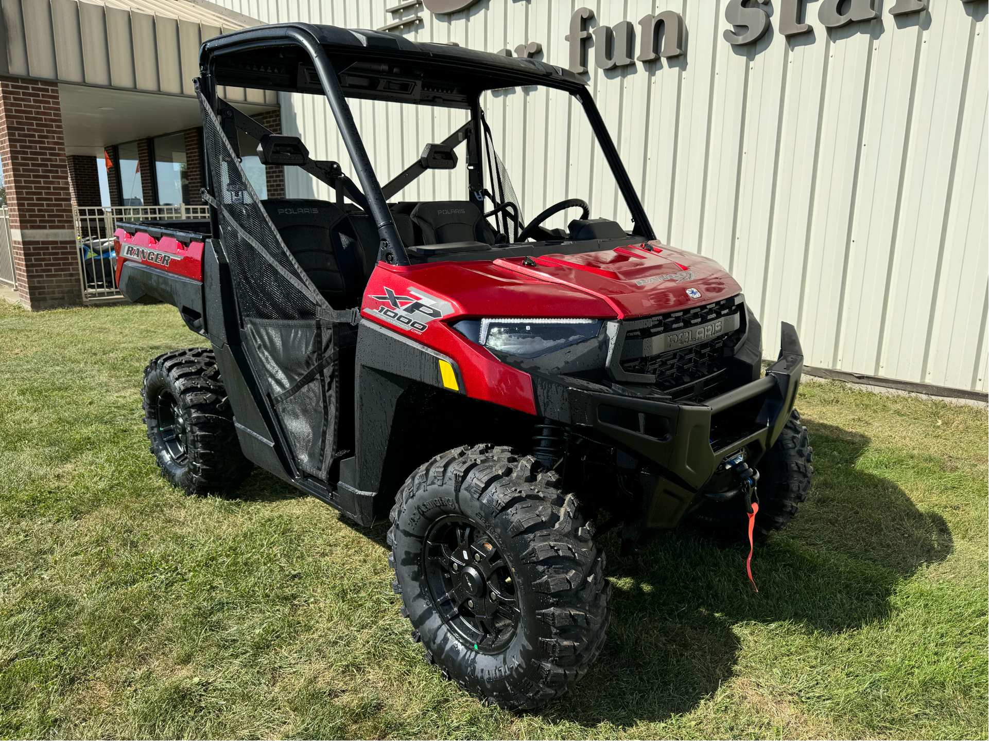 2025 Polaris Ranger XP 1000 Premium in Charleston, Illinois - Photo 2