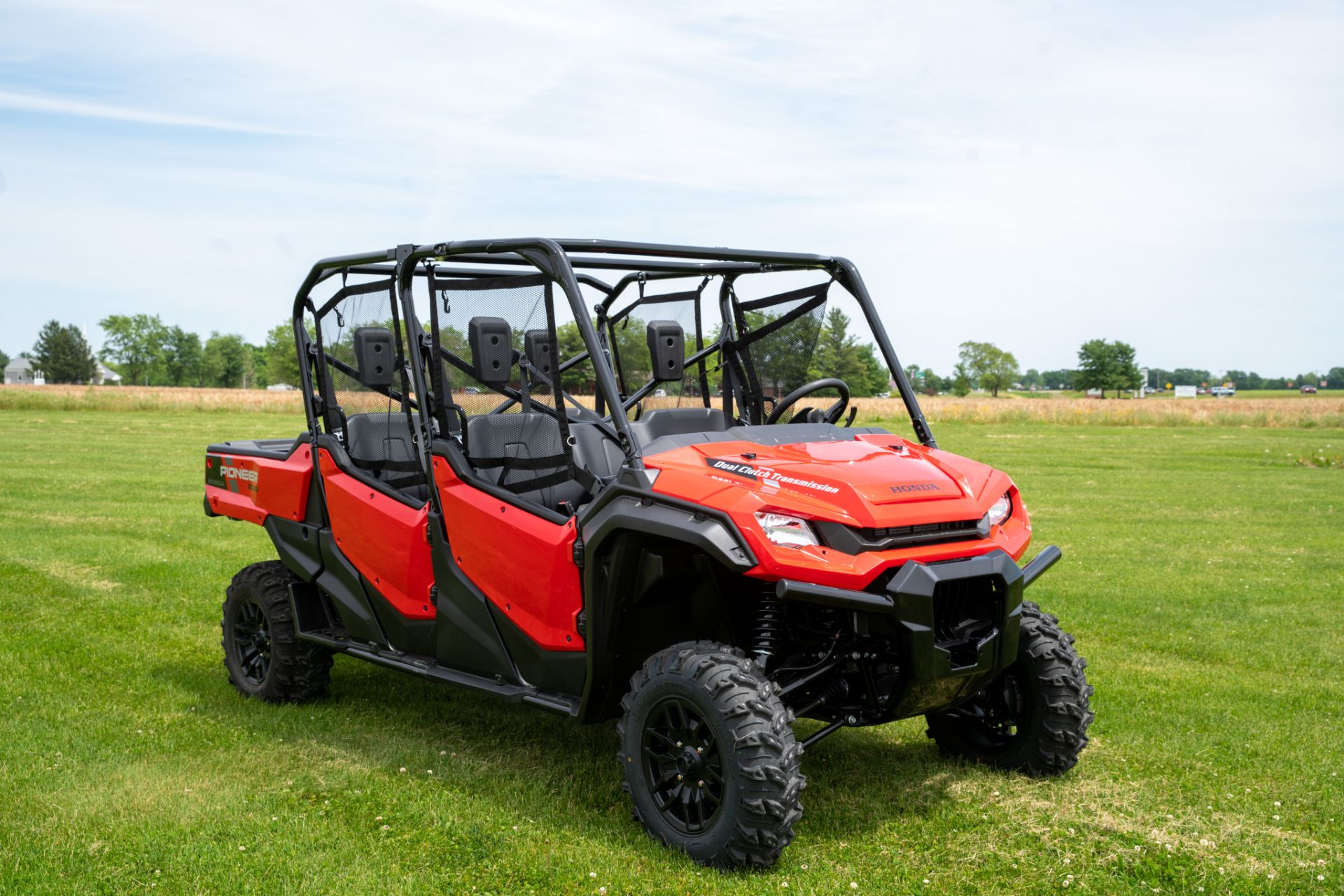 2024 Honda Pioneer 1000-6 Deluxe Crew in Charleston, Illinois - Photo 2