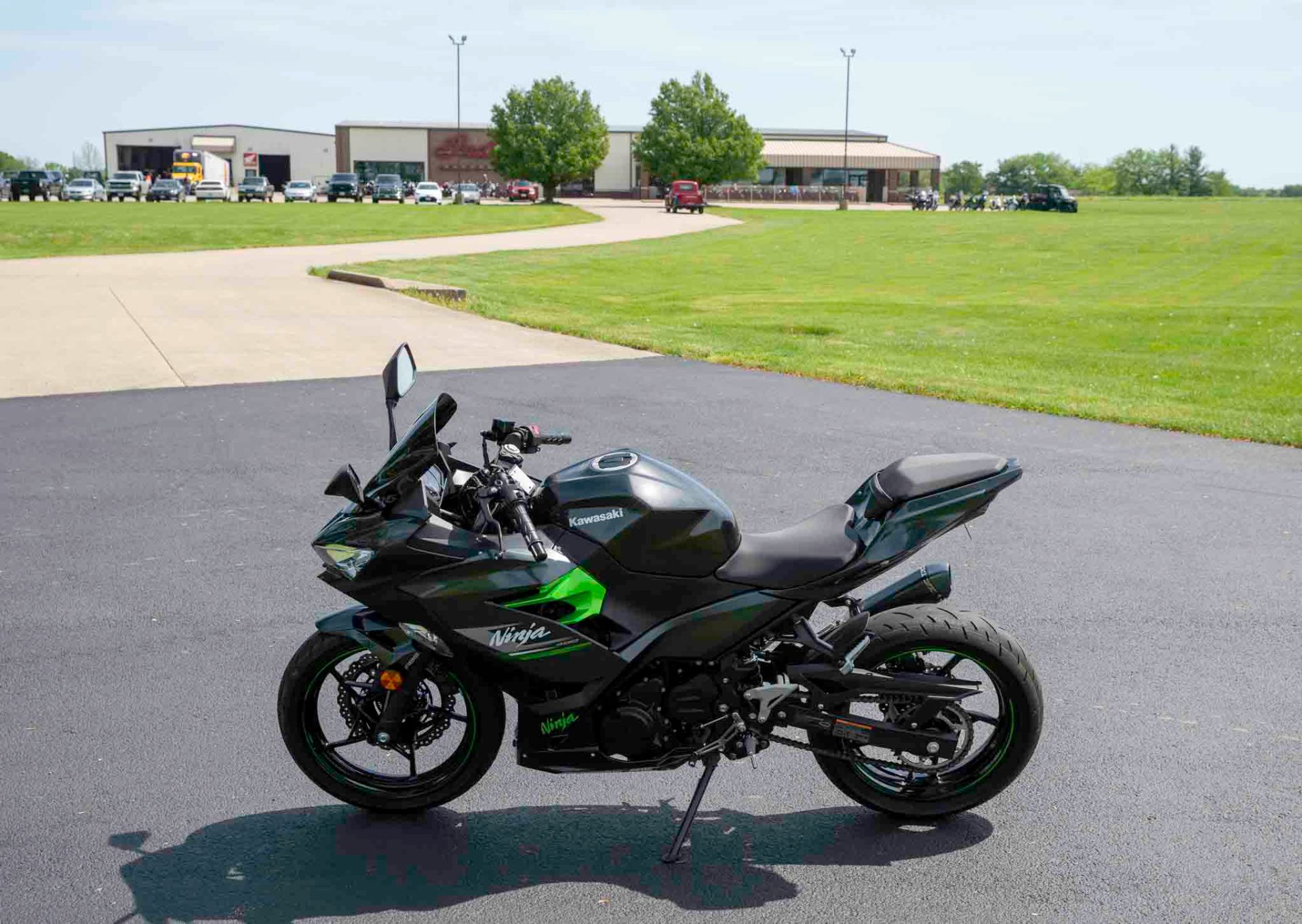 2023 Kawasaki Ninja 400 ABS in Charleston, Illinois - Photo 5