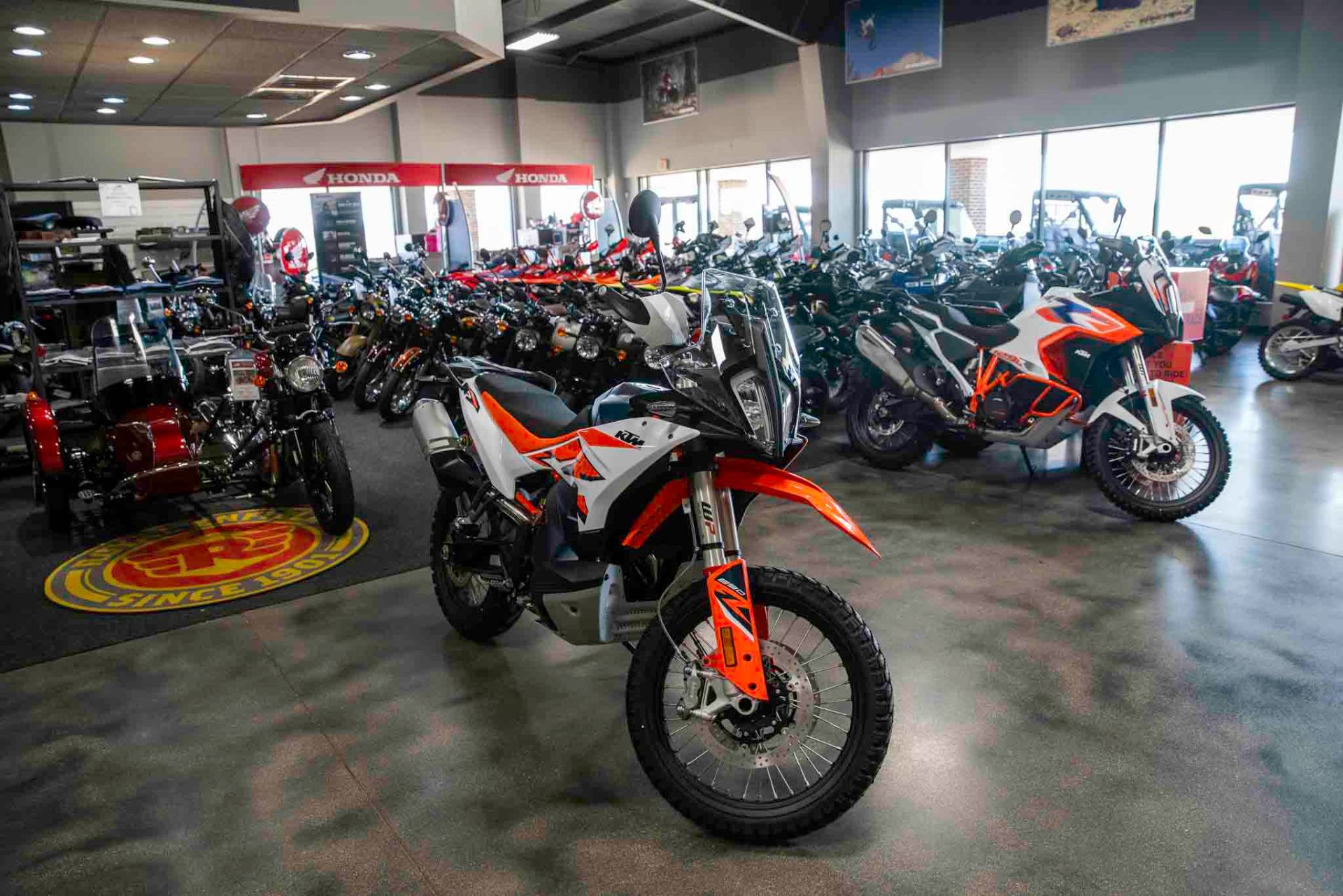 2024 KTM 890 Adventure R in Charleston, Illinois - Photo 2