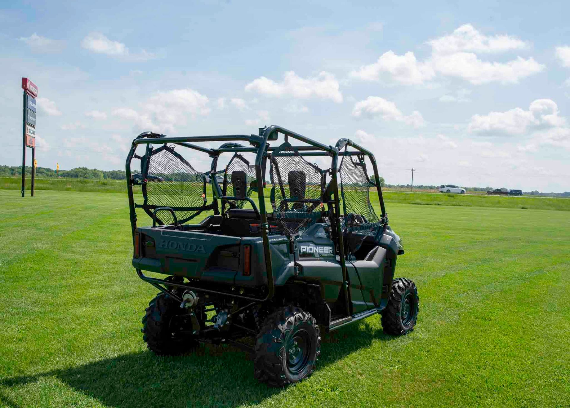 2025 Honda Pioneer 700-4 Deluxe in Charleston, Illinois - Photo 6